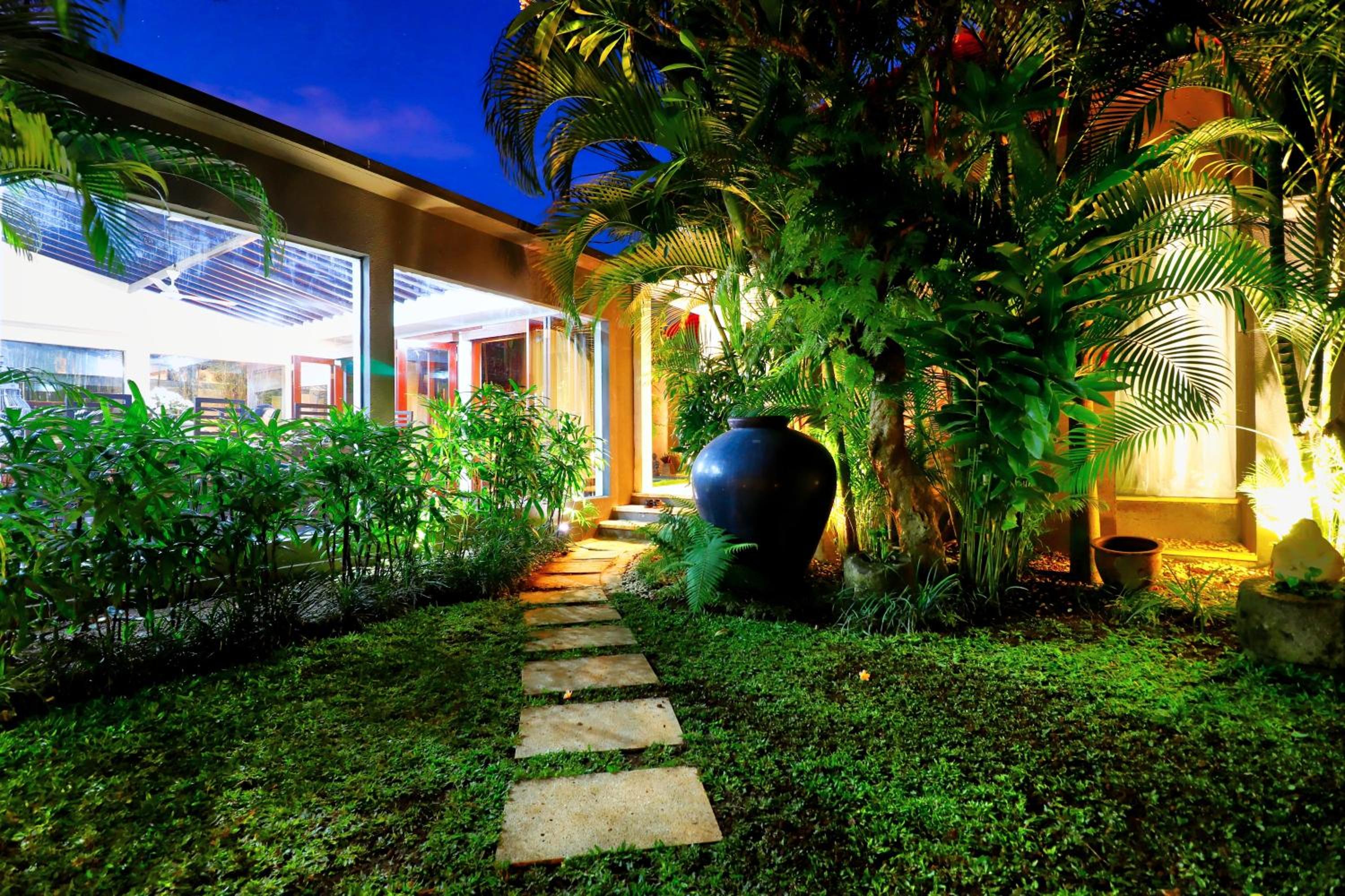 Three-Bedroom Villa - Photo 13