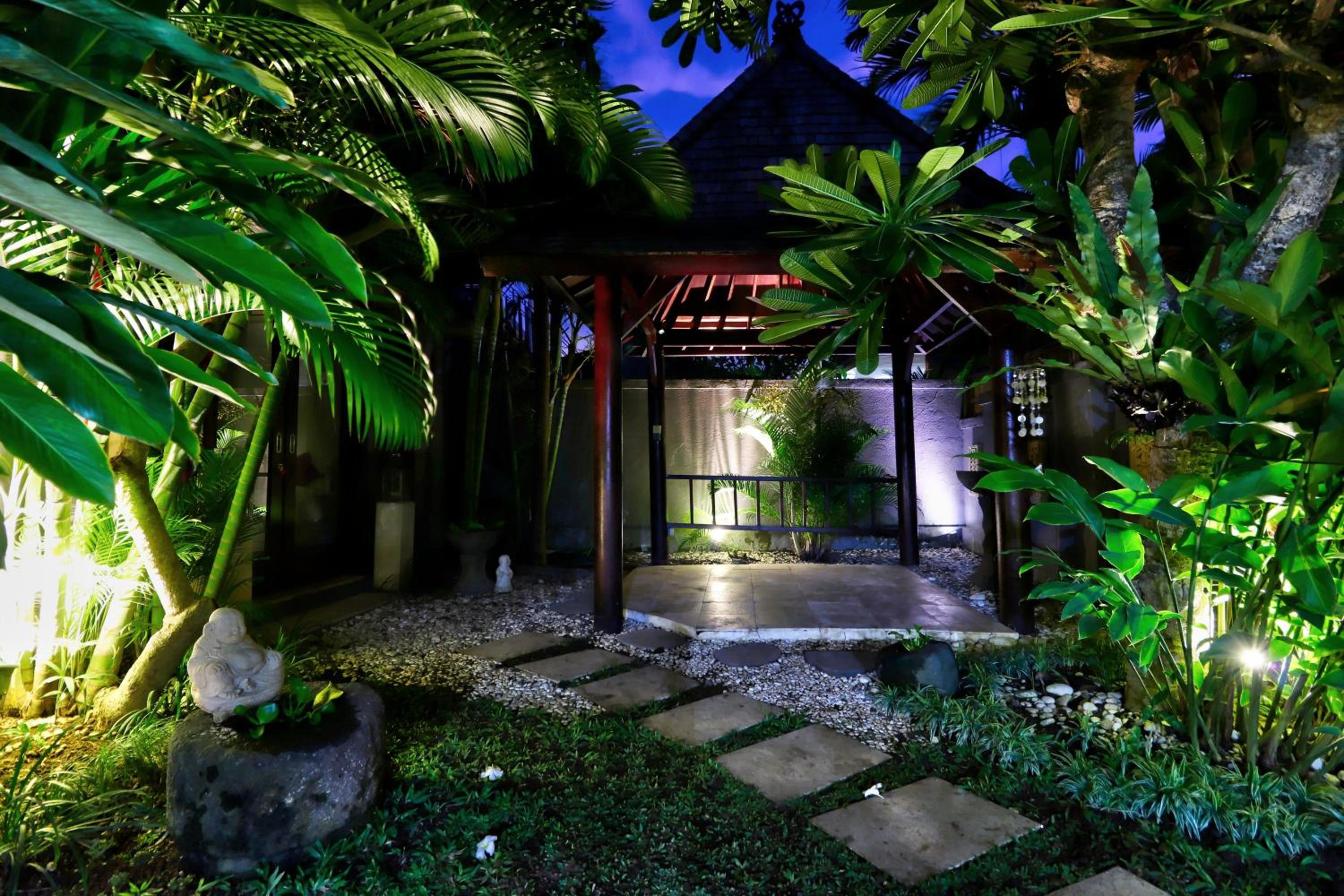 Three-Bedroom Villa - Photo 10