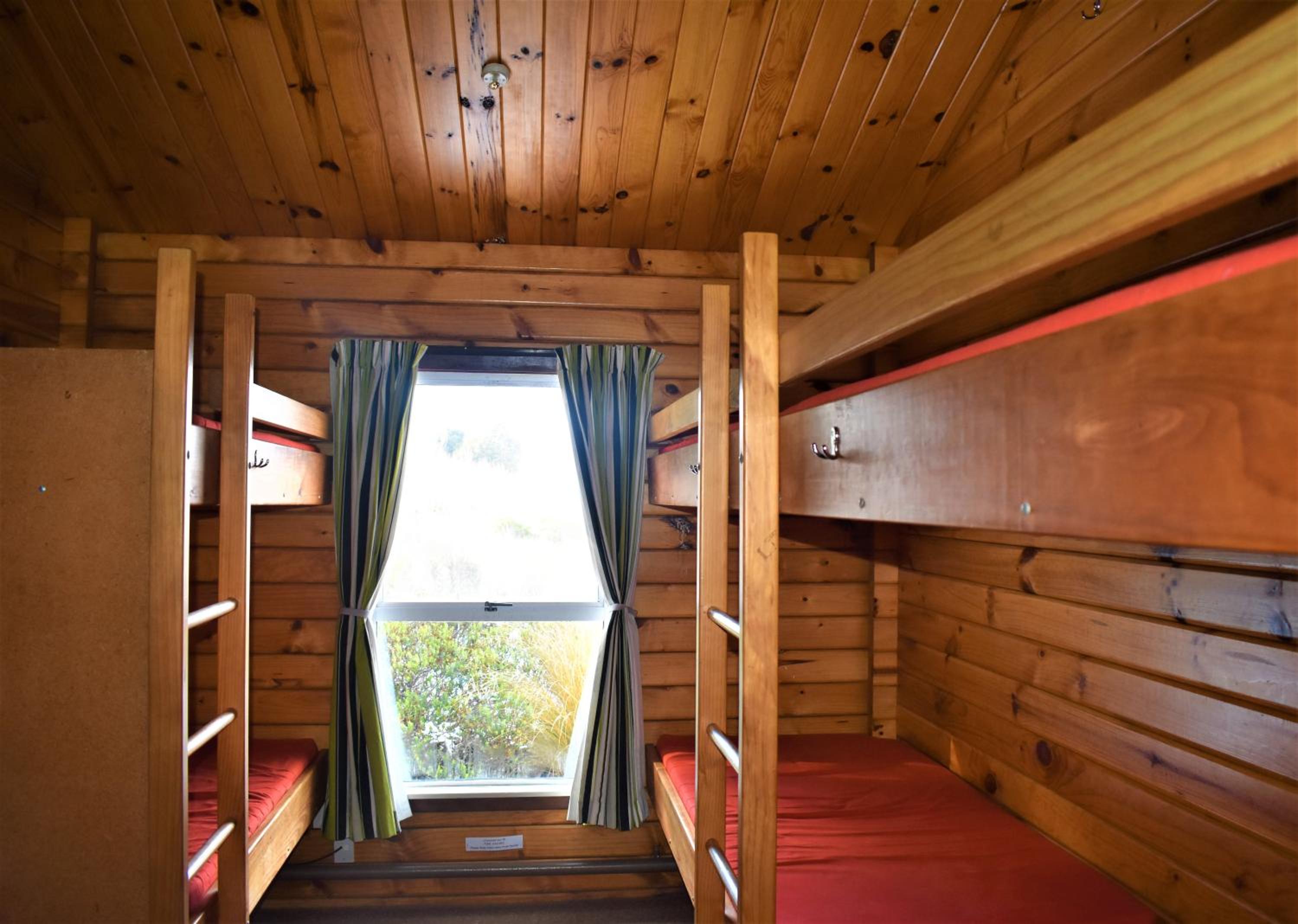 Bed in 6-Bed Mixed Dormitory Room photo 3