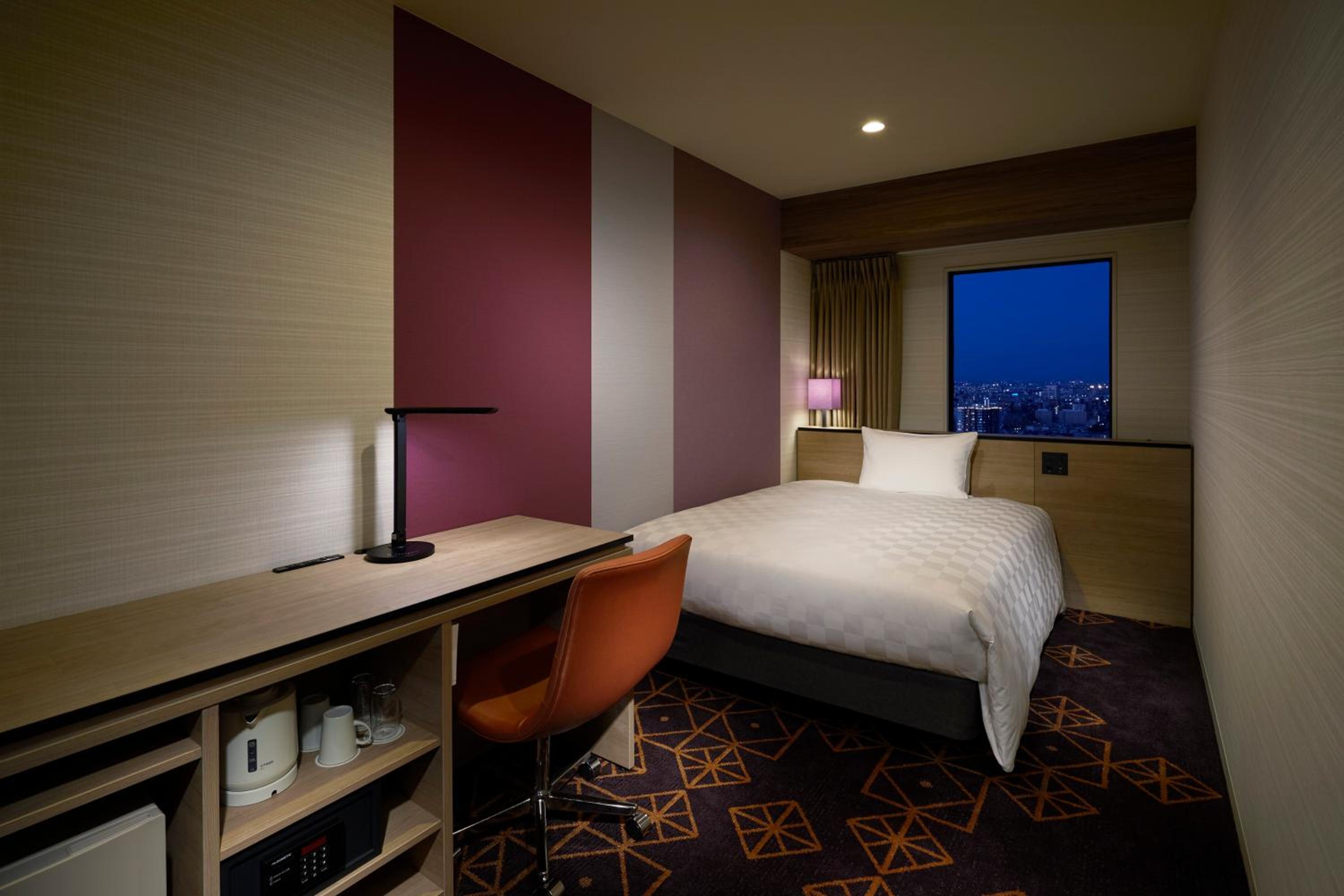 Semi Double Room - Non-Smoking 26-32nd Floor photo 1