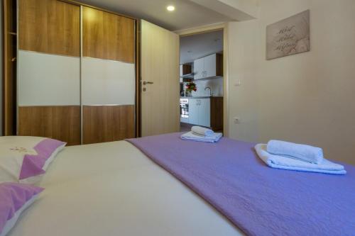 Apartment with Sea View and Balcony photo 2