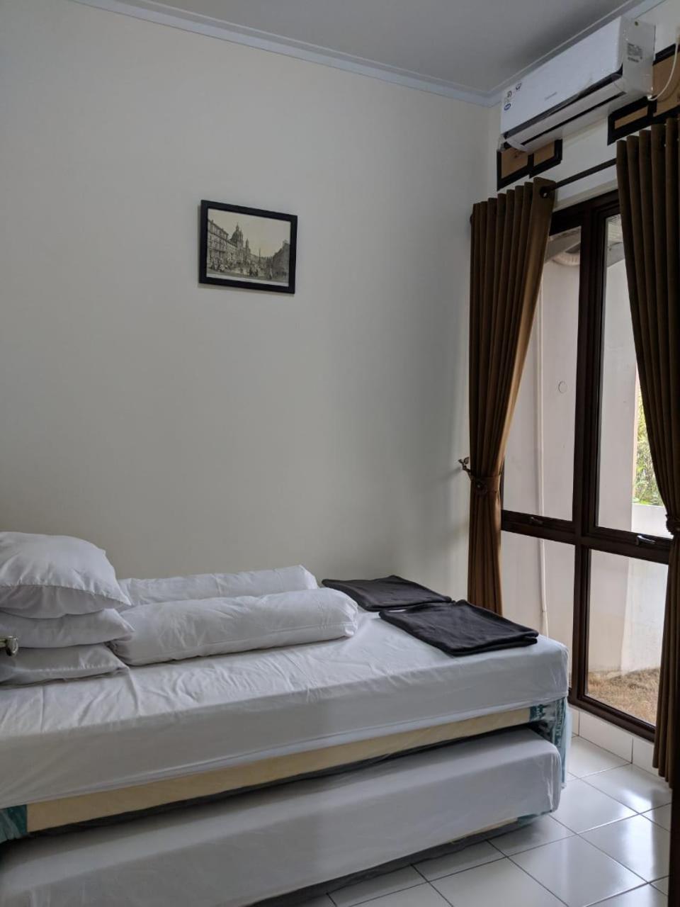 Two-Bedroom House - Photo 15