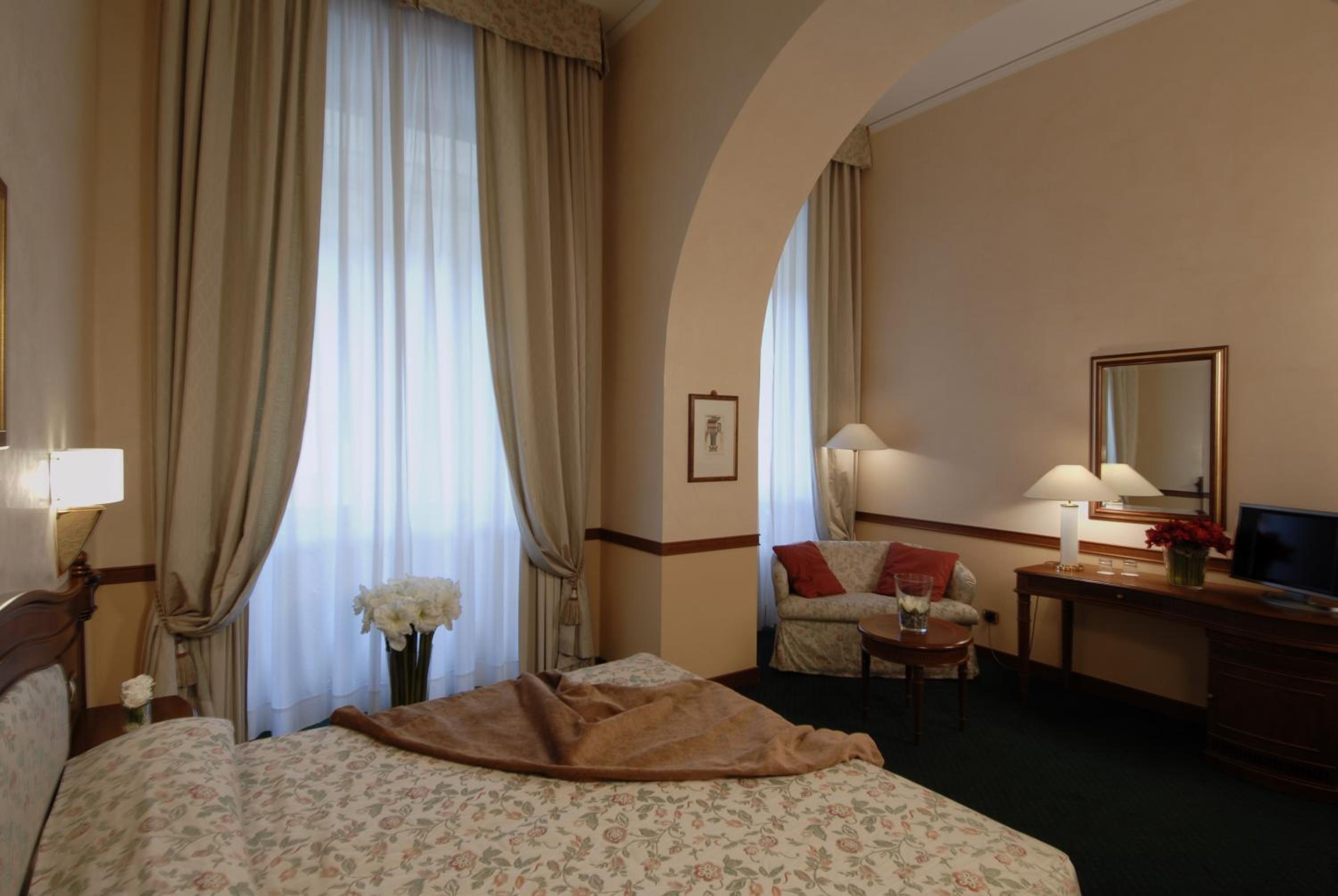 Triple Room thumbnail 5