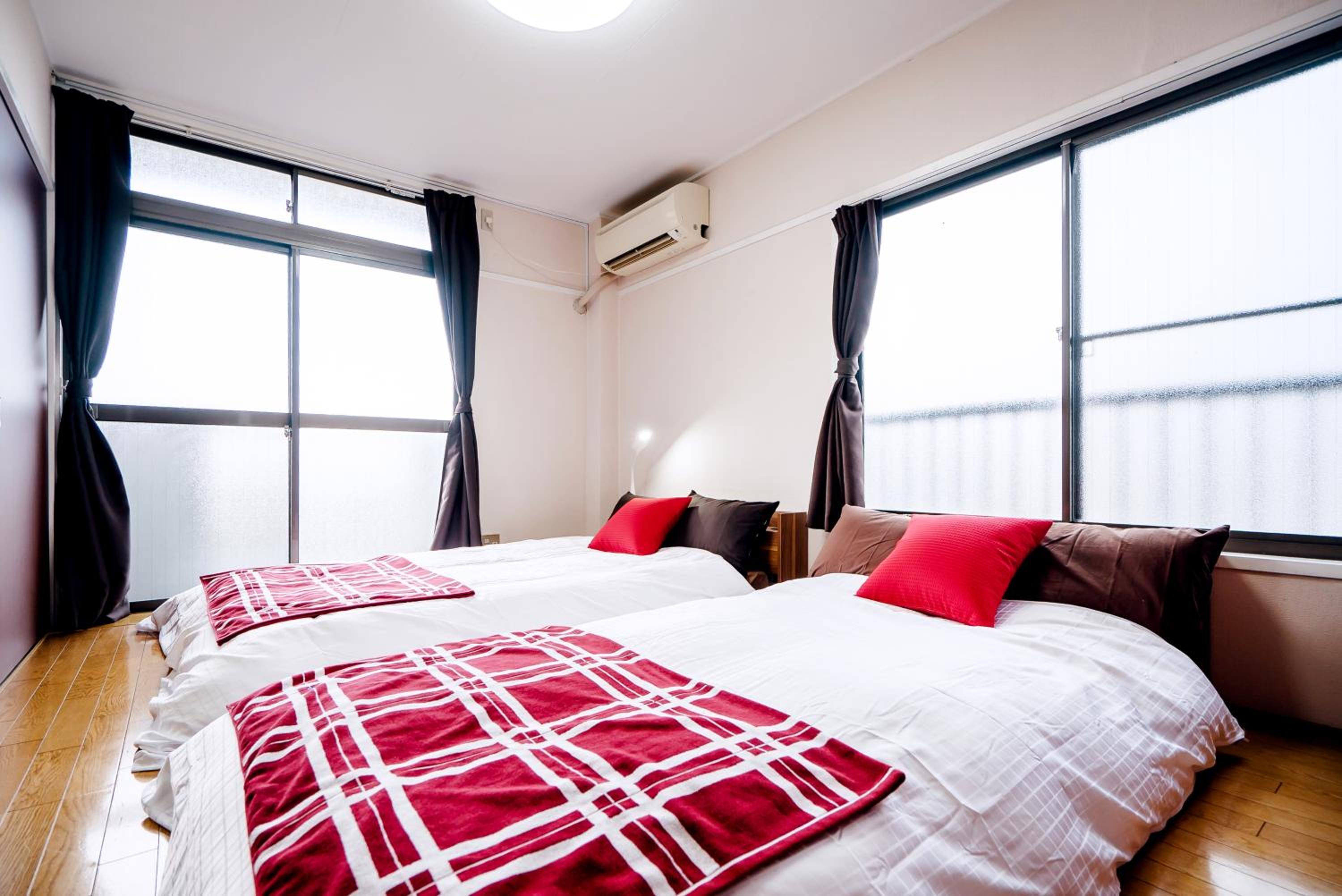 One-Bedroom Apartment photo 1