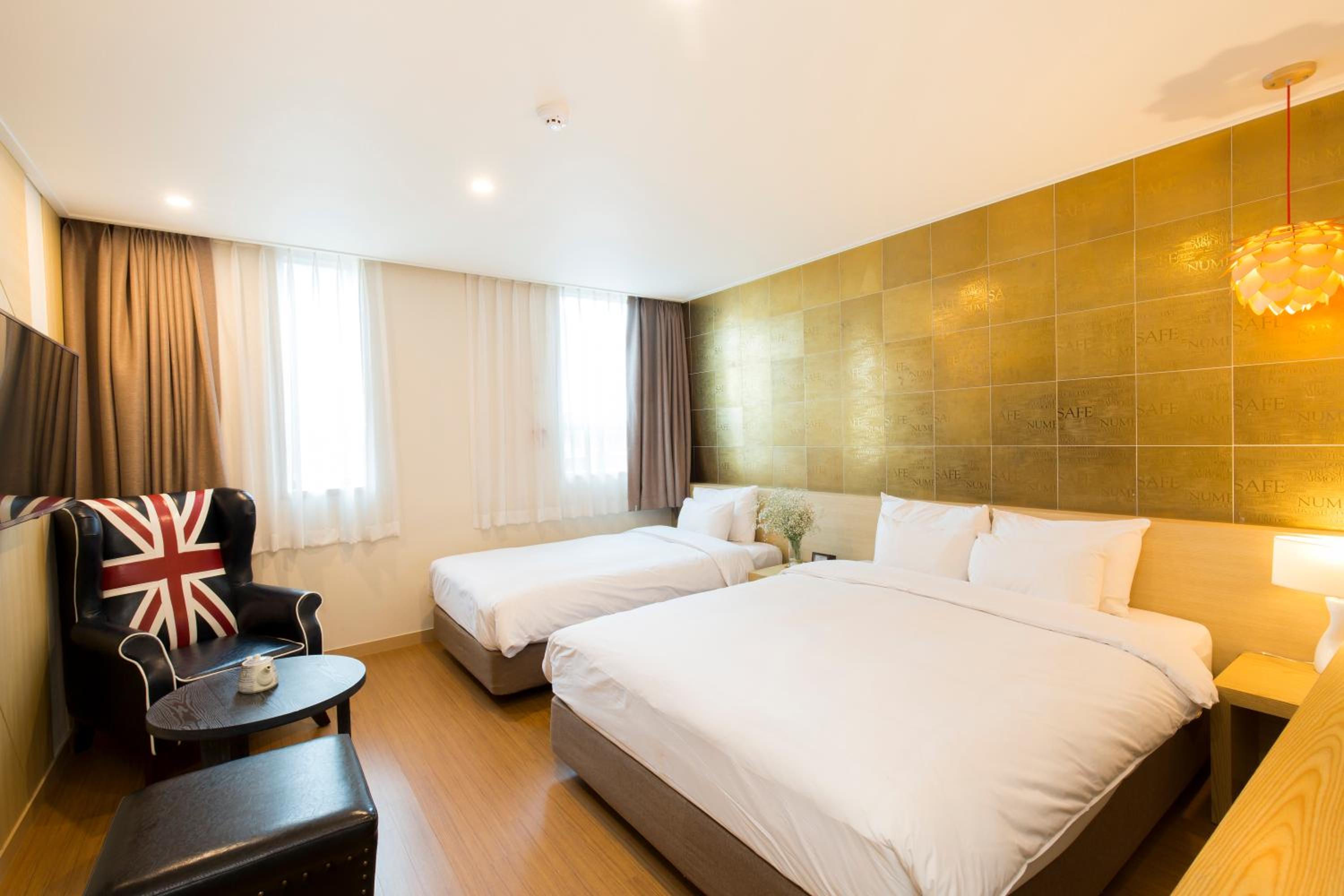 Deluxe Twin Room photo 2