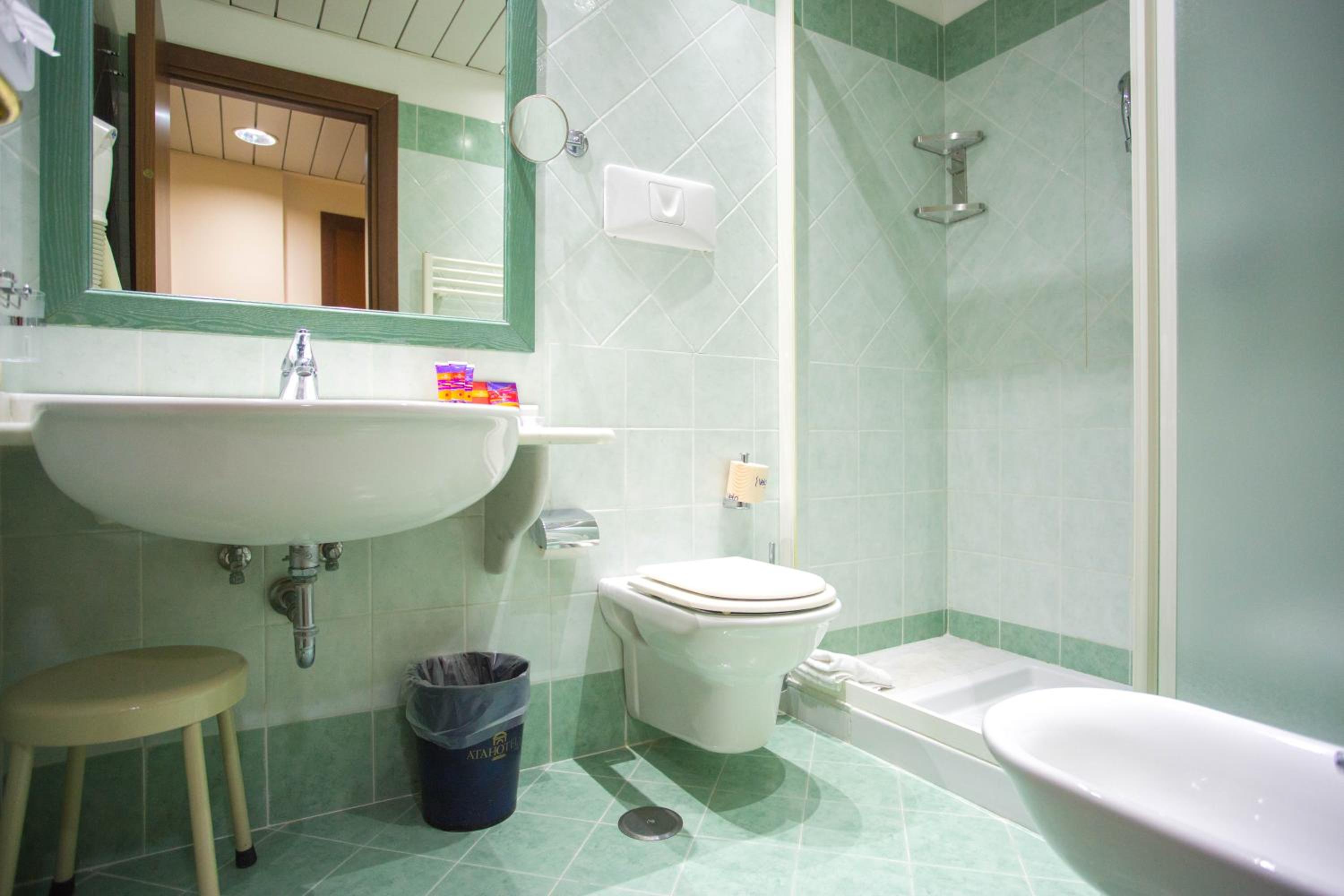 Premium Double Room - Photo 6