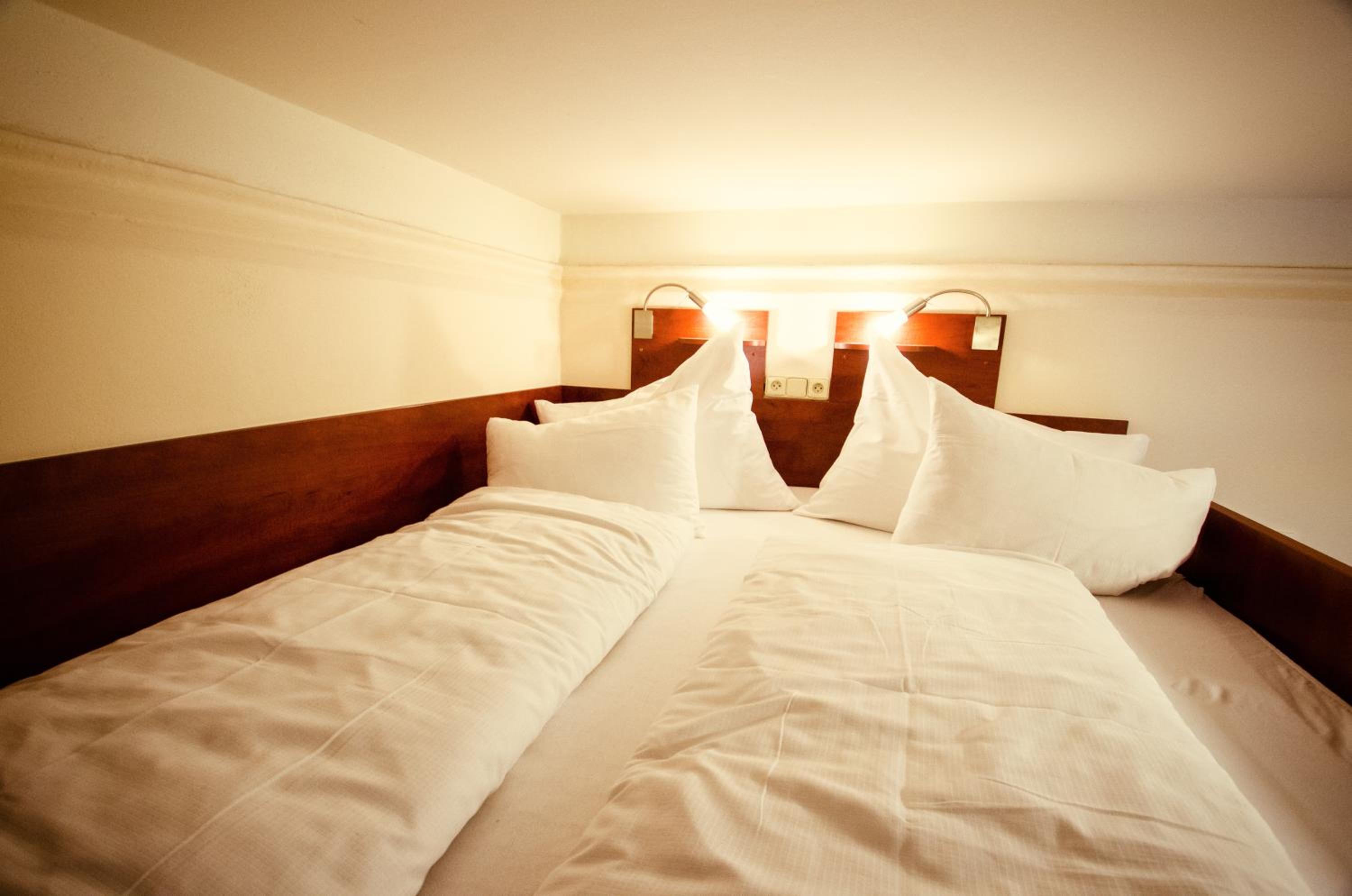 Deluxe Double Room (Bed with Stairs) - Photo 5