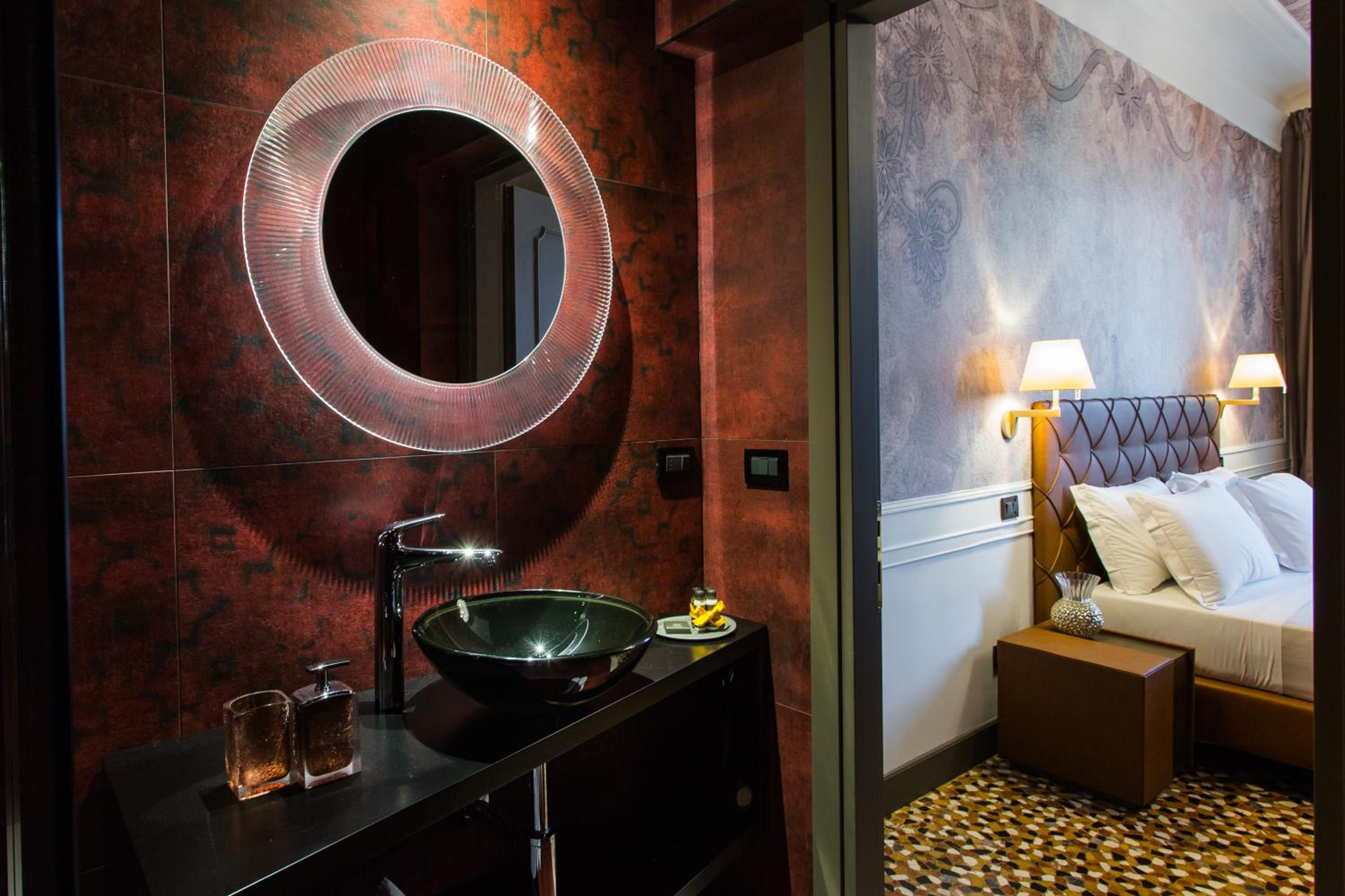 Grand Deluxe Double Room with Canal View photo 2