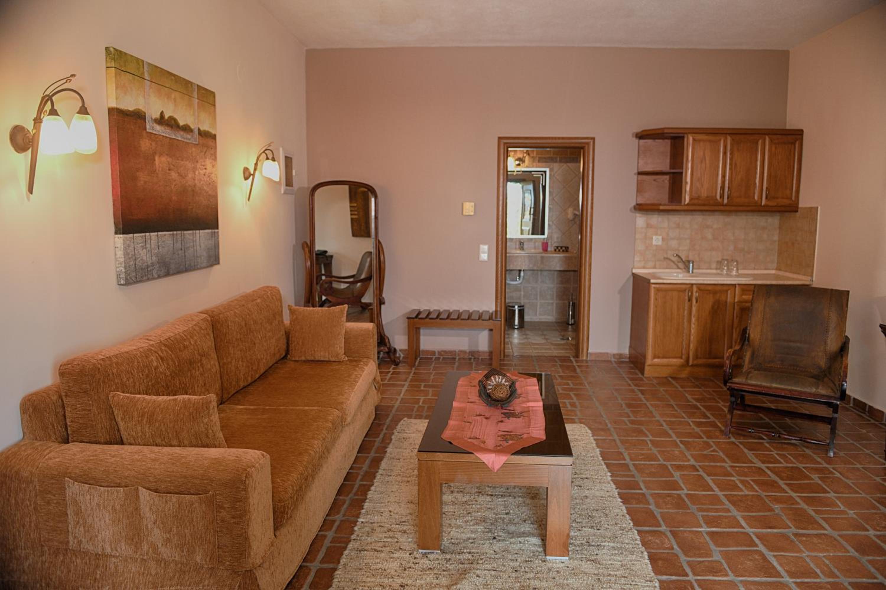One-Bedroom Apartment - Photo 3