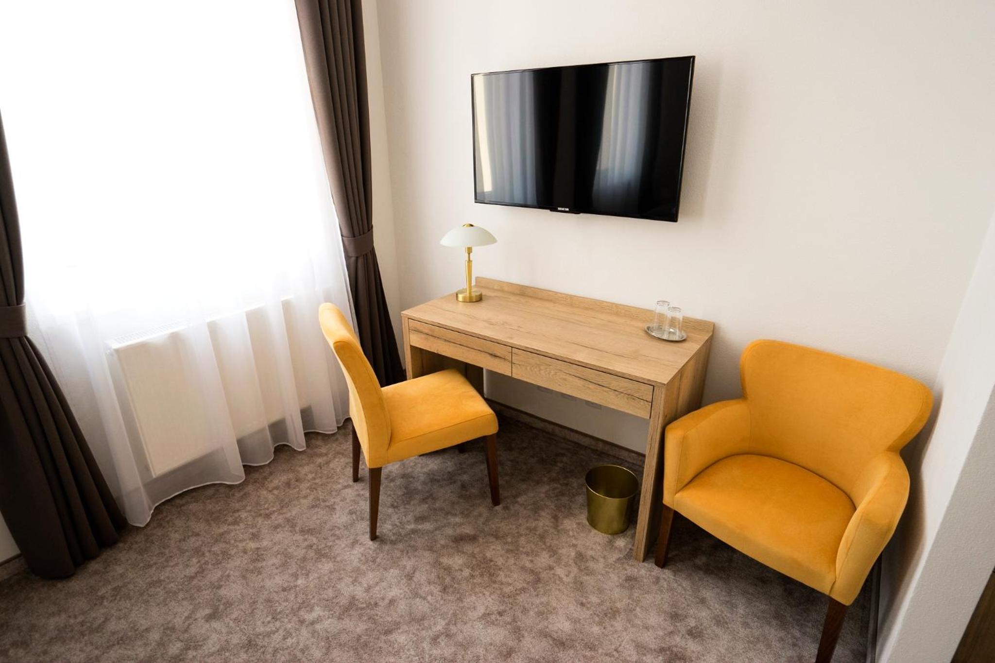 Double or Twin Room - Photo 1