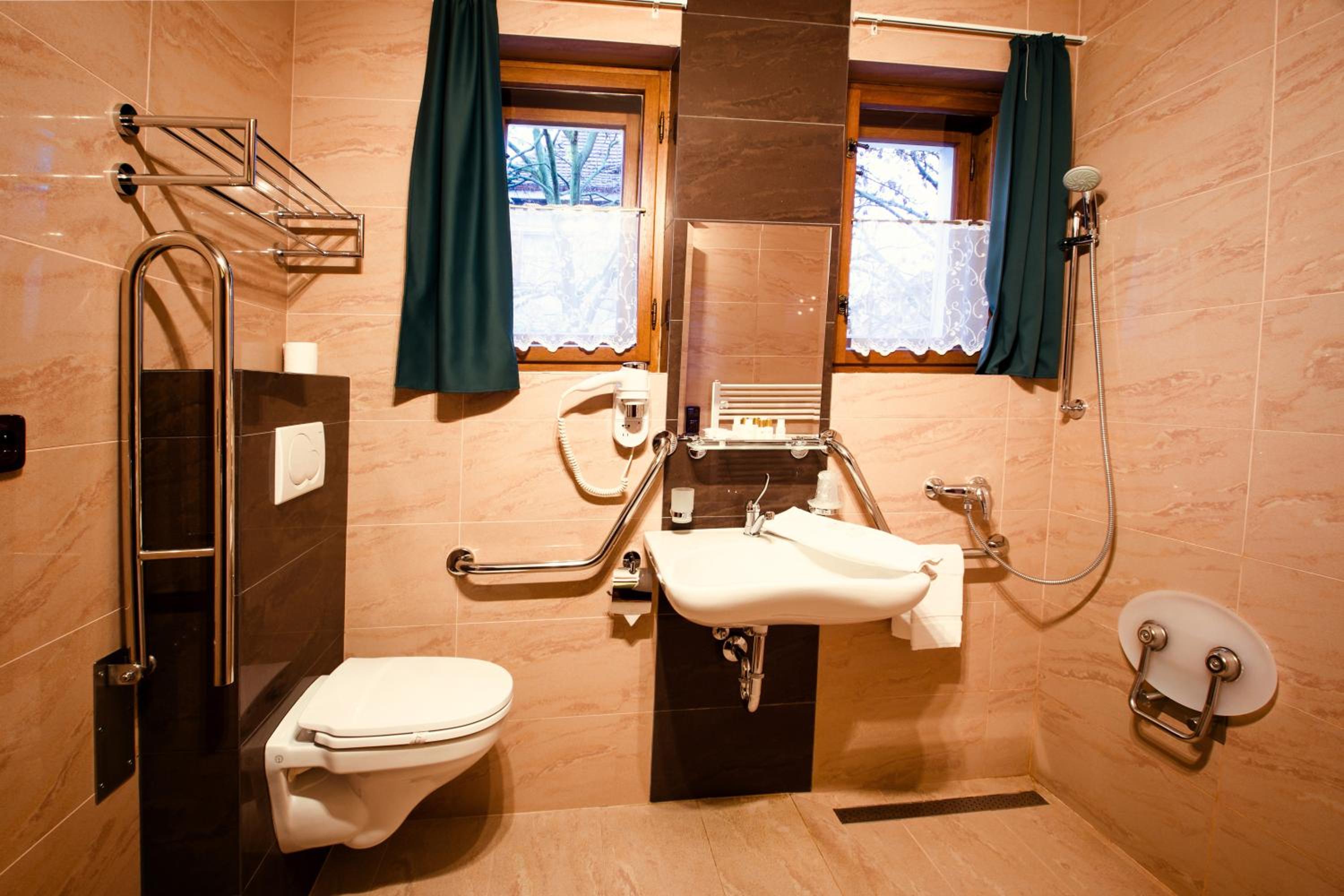 Standard Twin Room - Photo 2