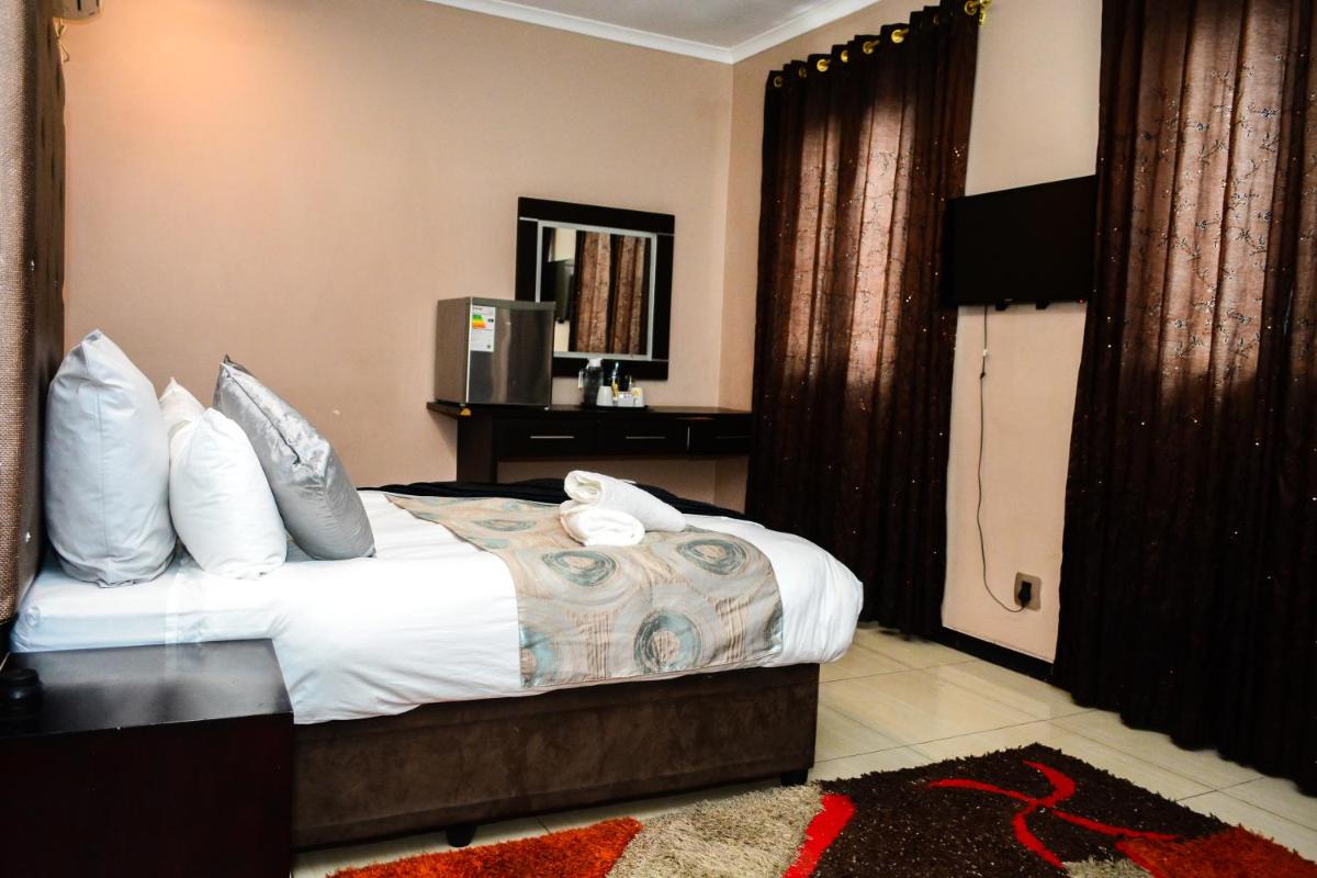 Standard Double Room - Photo 4