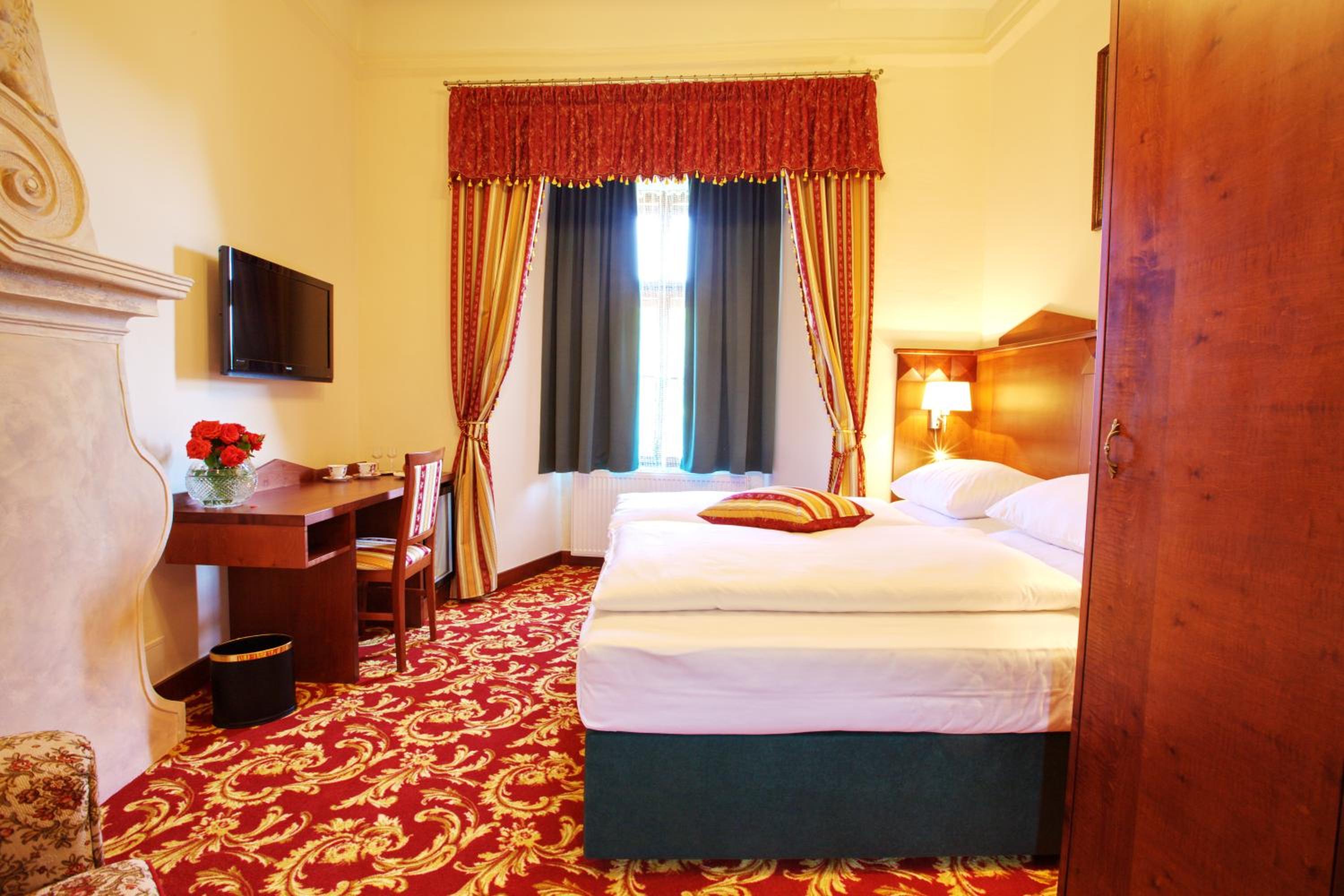 Deluxe Double Room photo 2
