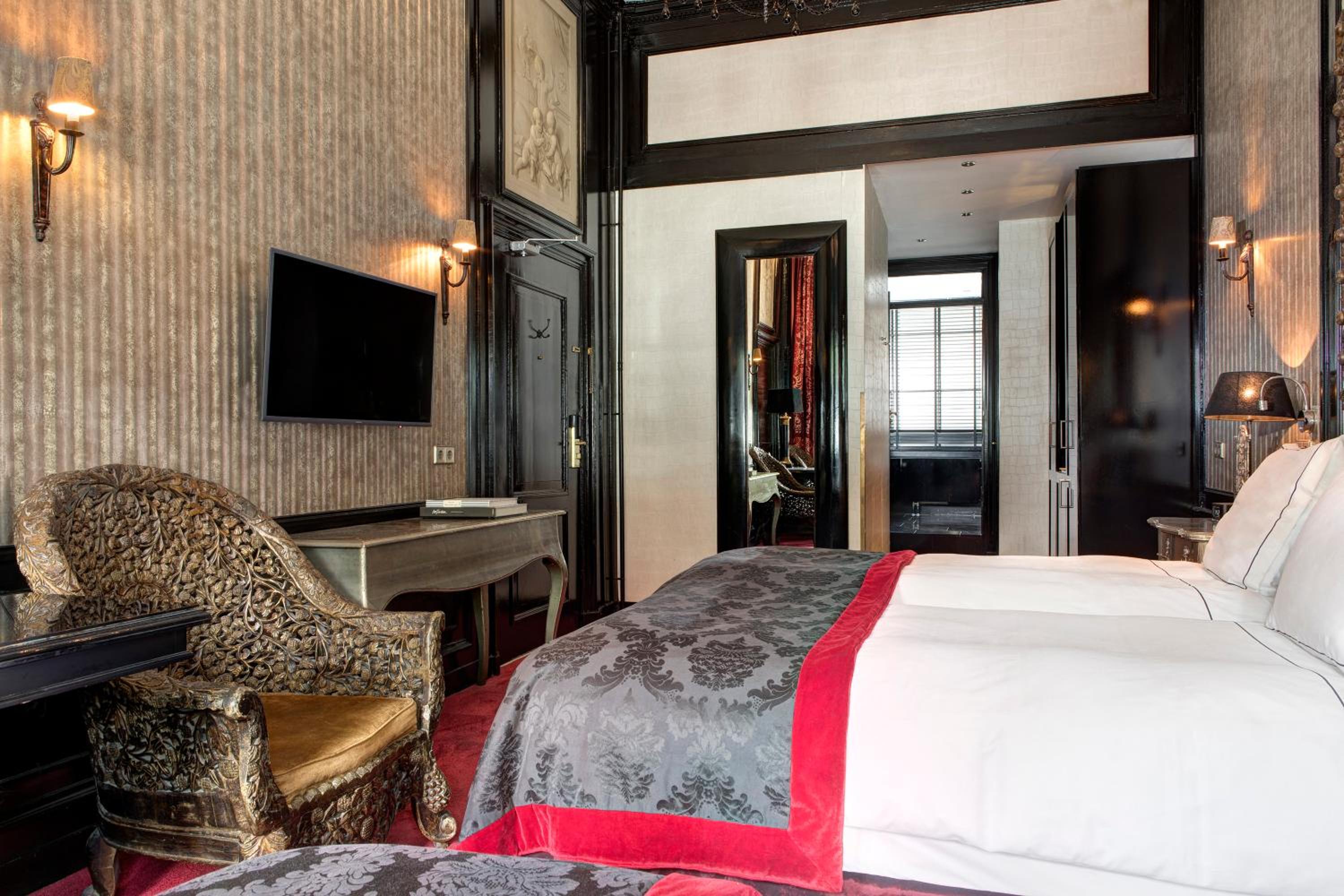 Deluxe Triple Room Canal View with Spa Bath - Private House