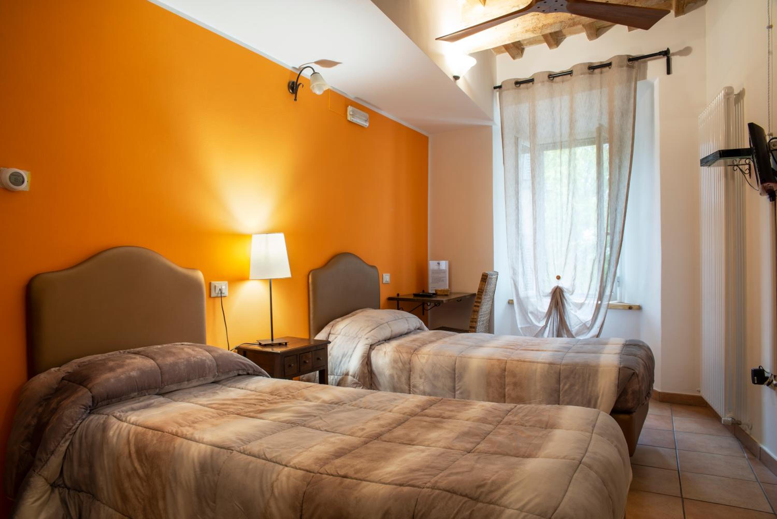 Double or Twin Room with Shared Bathroom photo 3