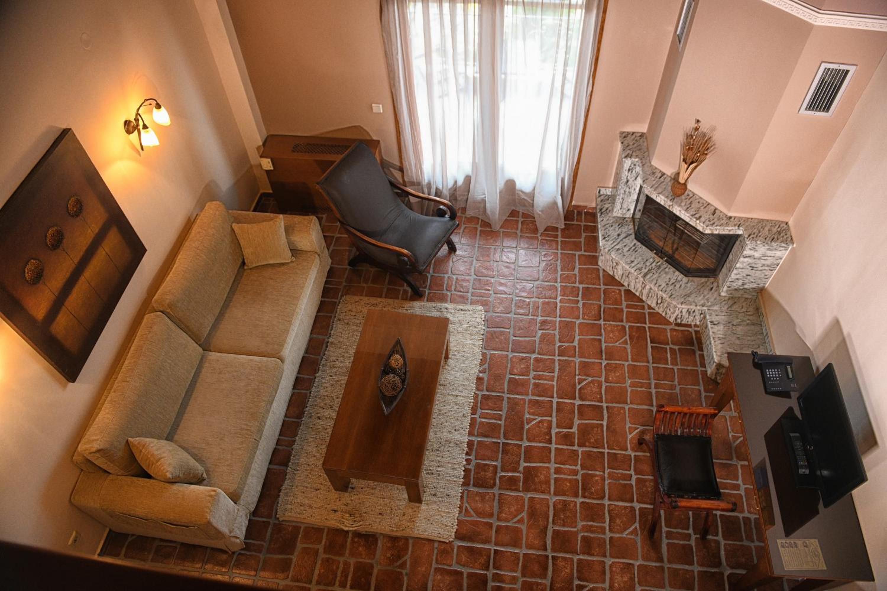 One-Bedroom Apartment - Split Level - Photo 3