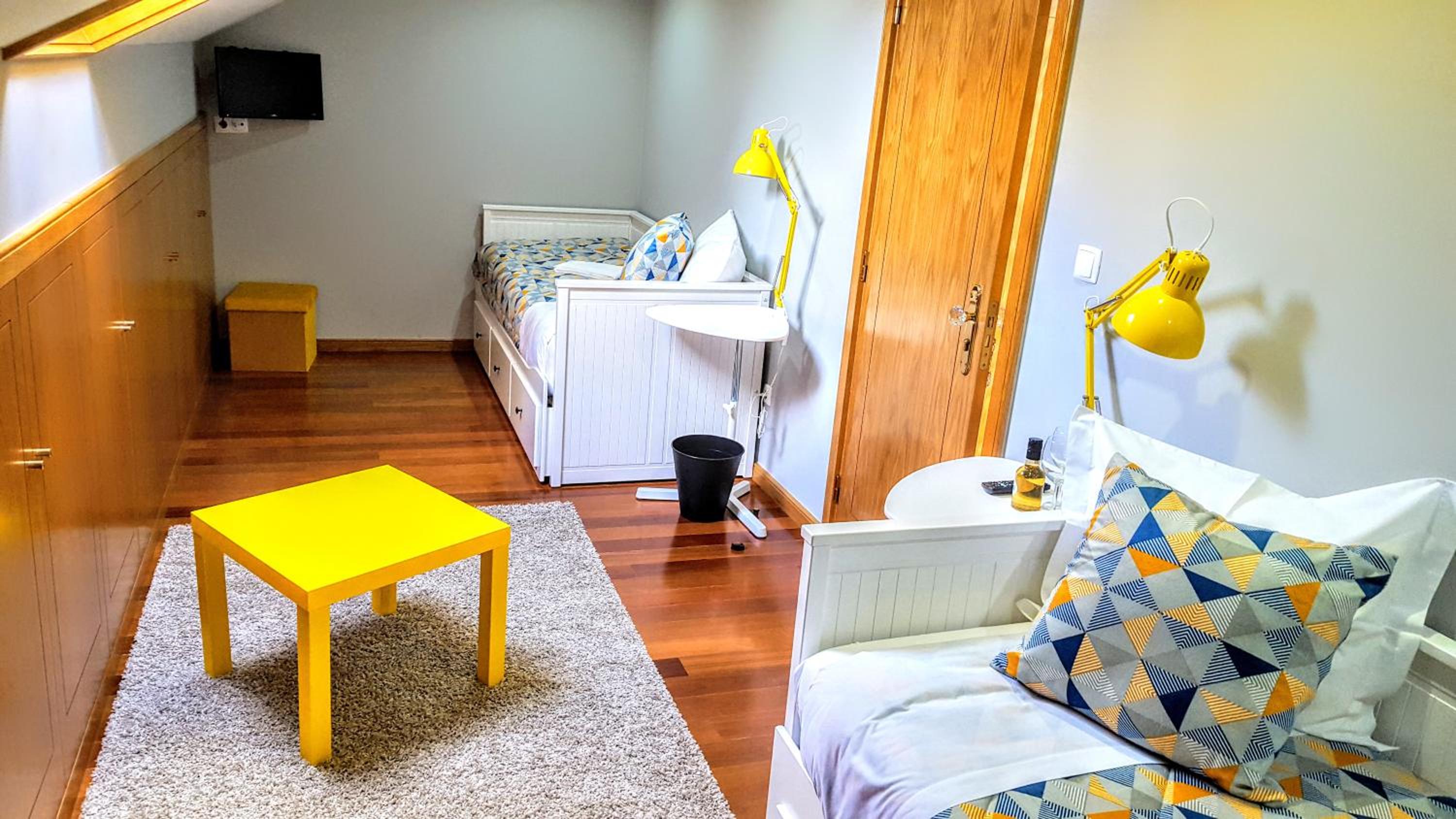 Twin Room - Photo 1