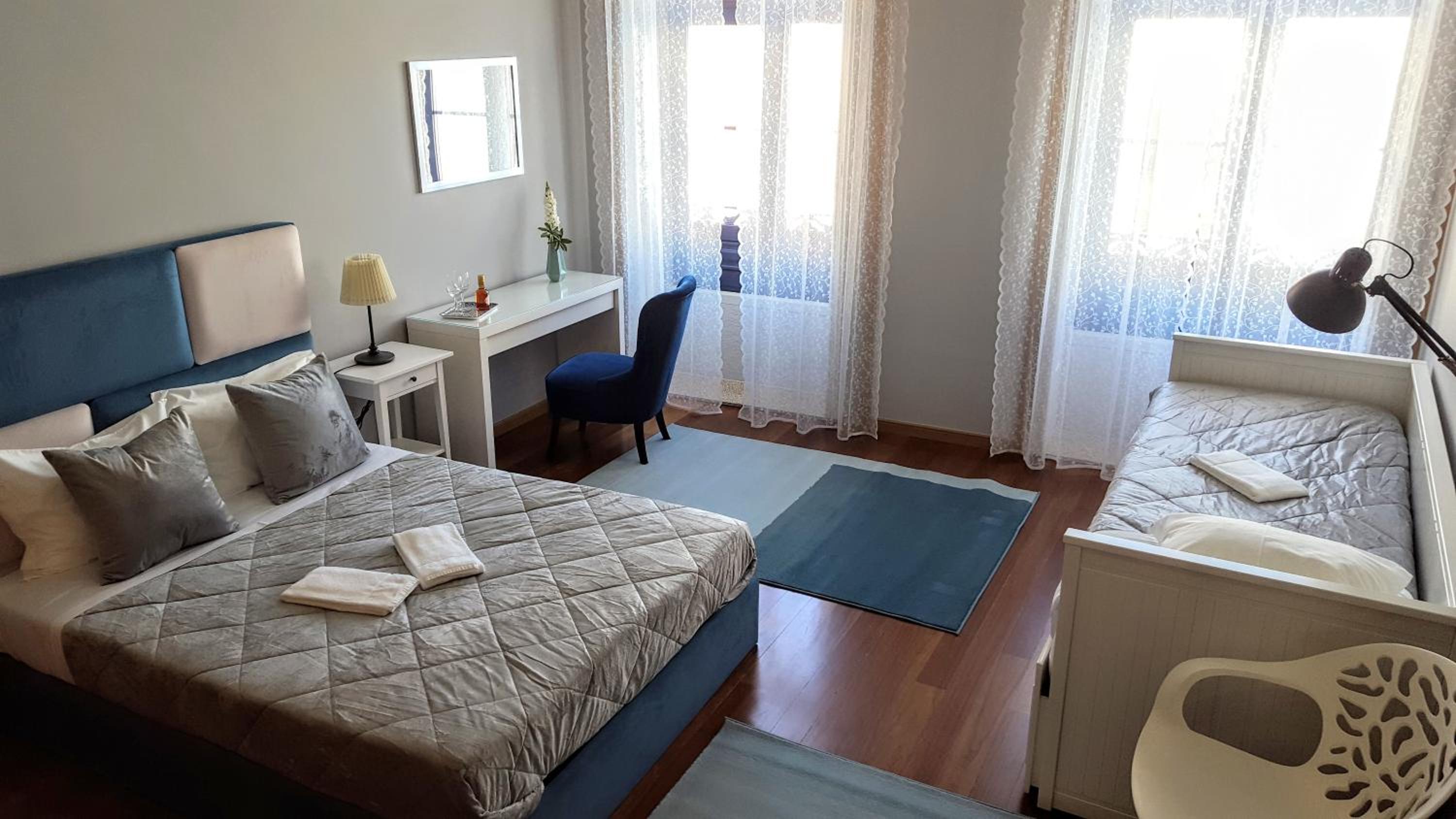 Large Double Room - Photo 14