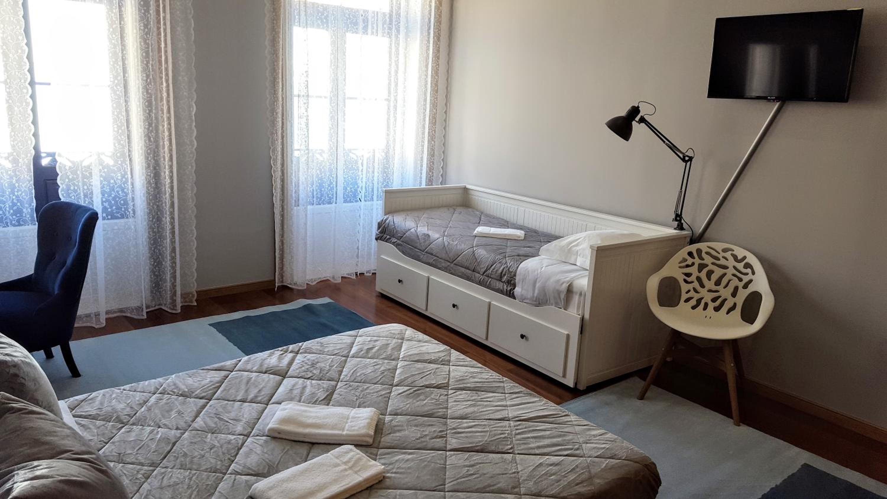 Large Double Room - Photo 13