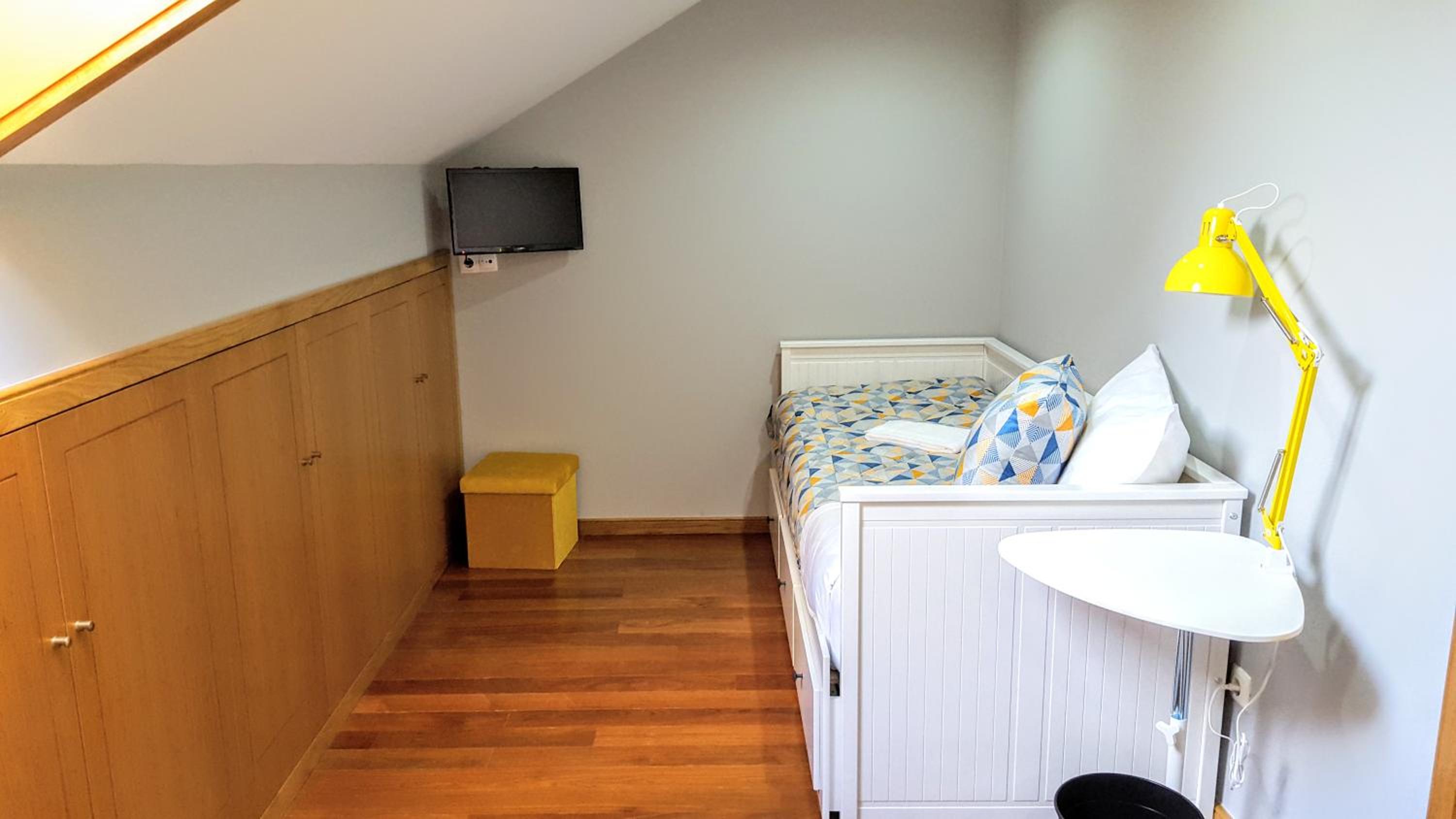 Twin Room - Photo 3