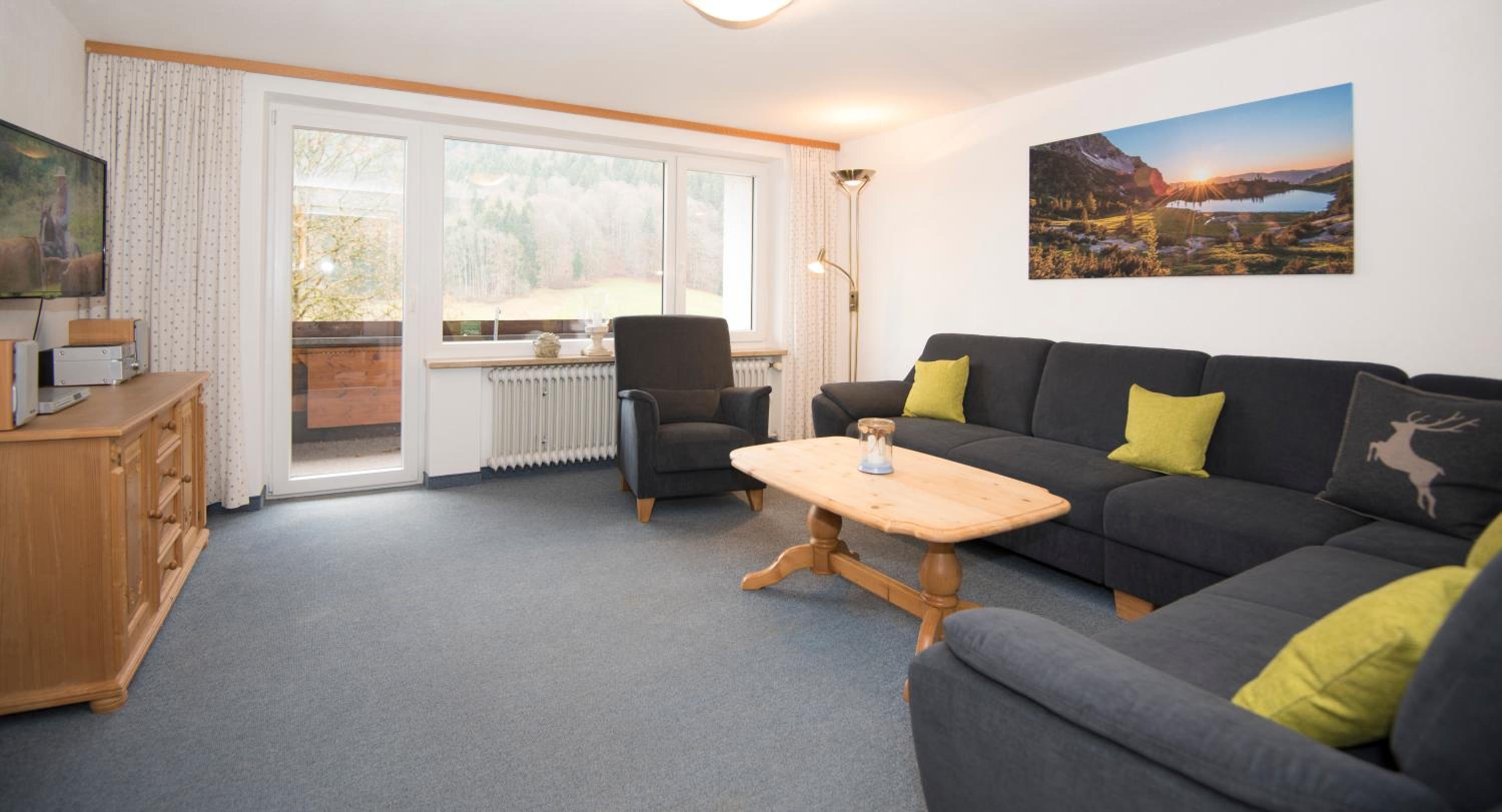 Three-Bedroom Apartment with Balcony photo 1