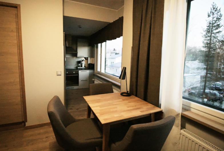 Superior Family Room - Photo 7