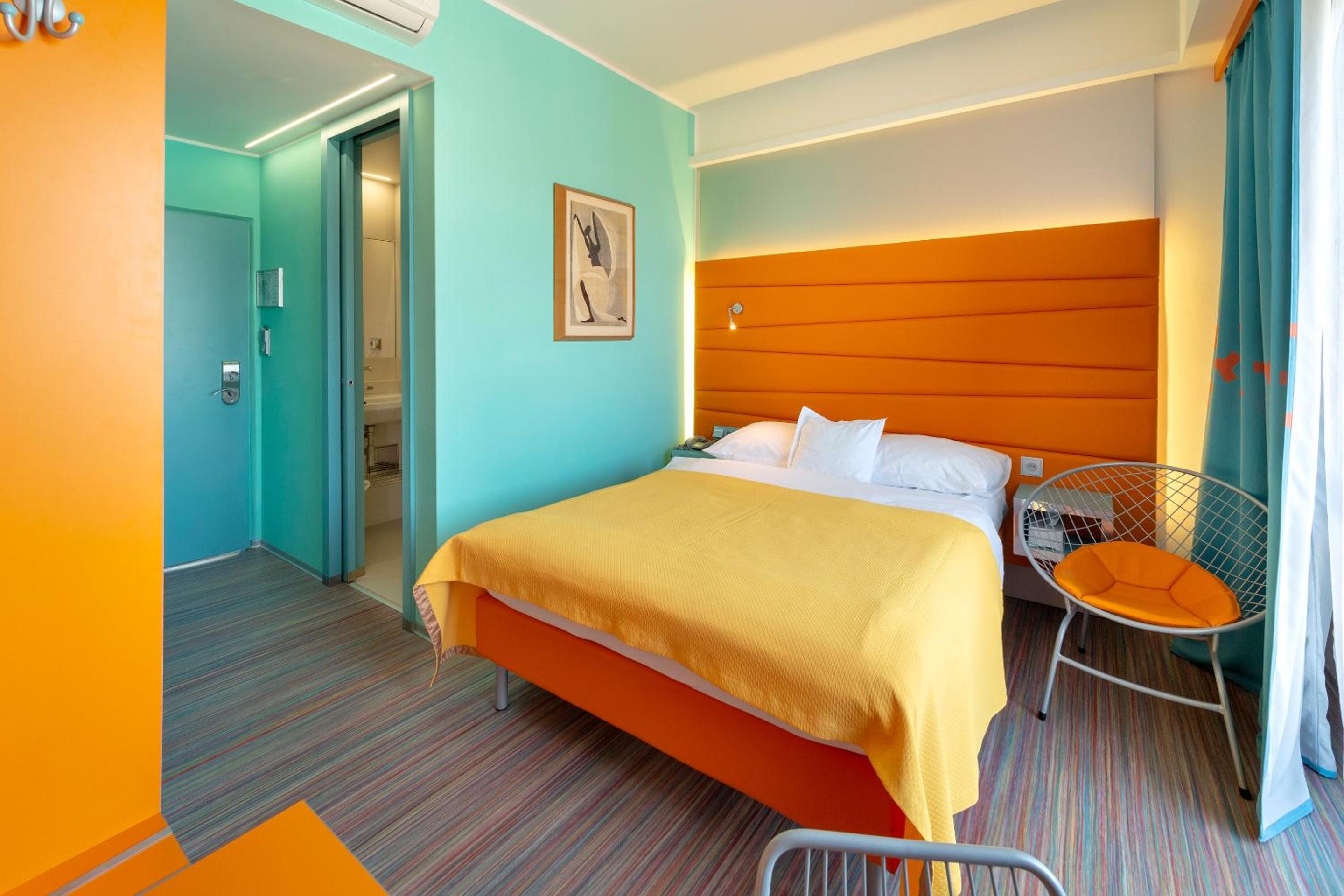 Superior Single Room thumbnail 5