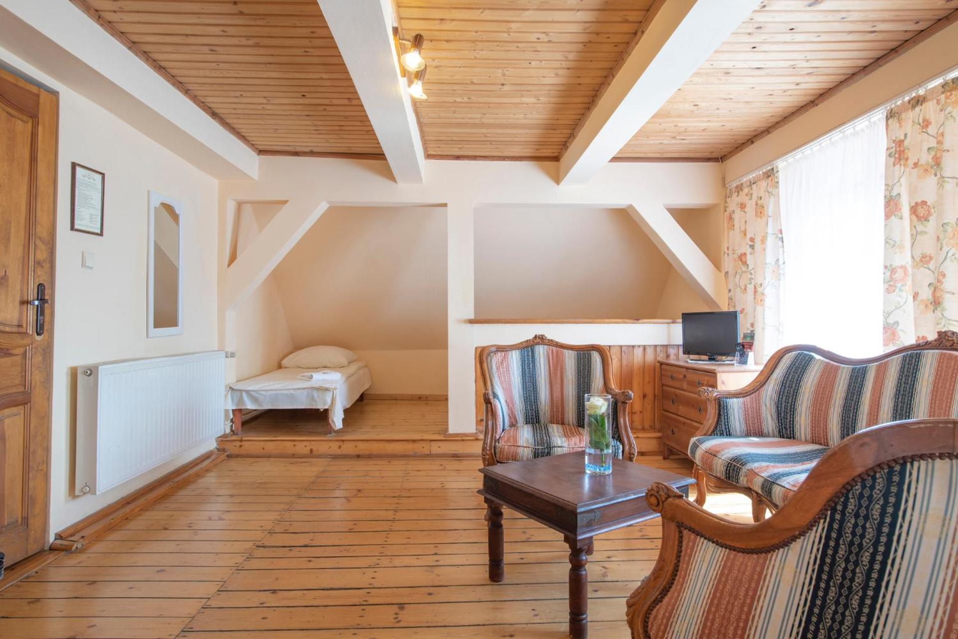Two-Bedroom Suite - Photo 7