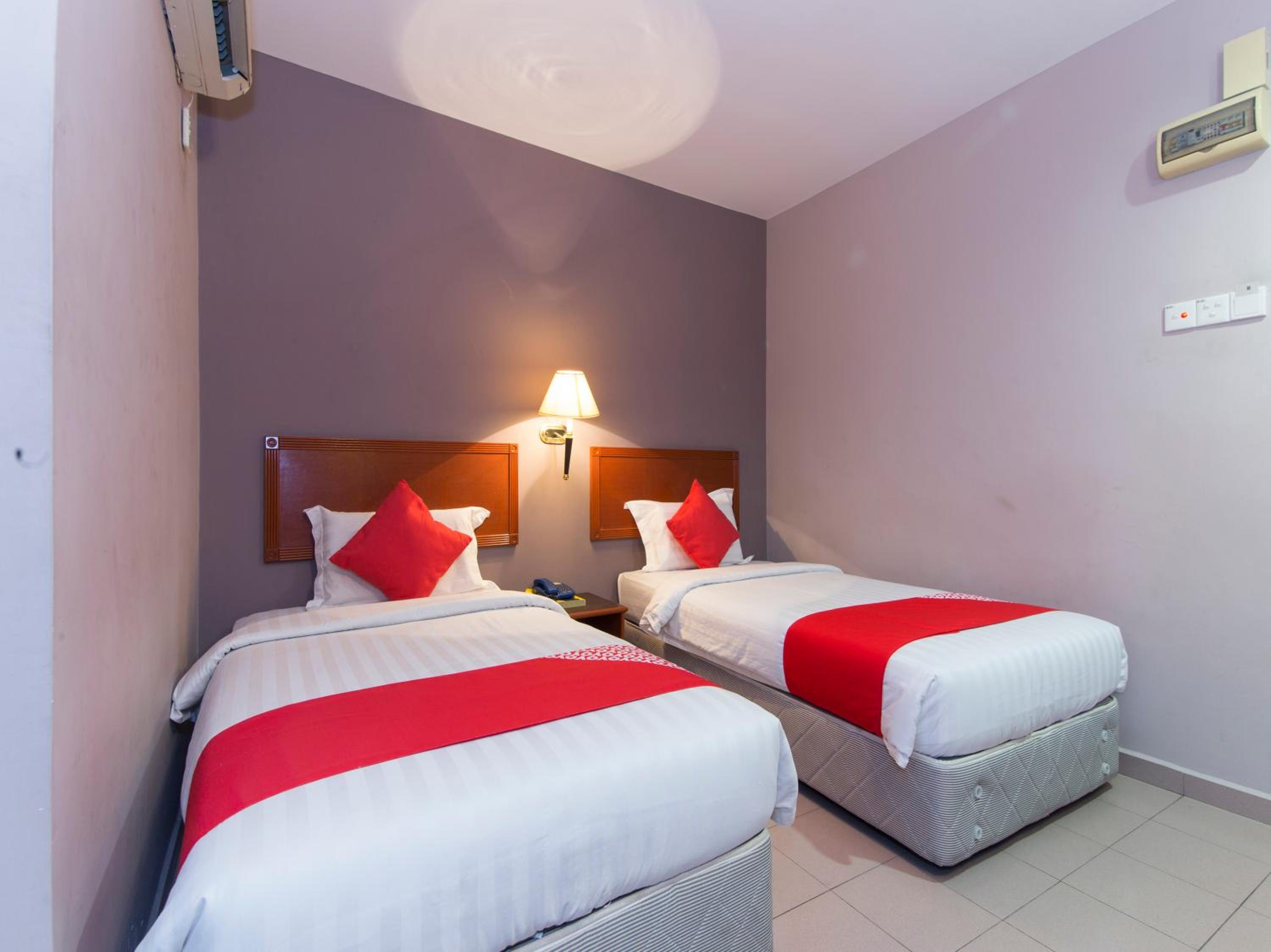 Standard Twin Room - Photo 3