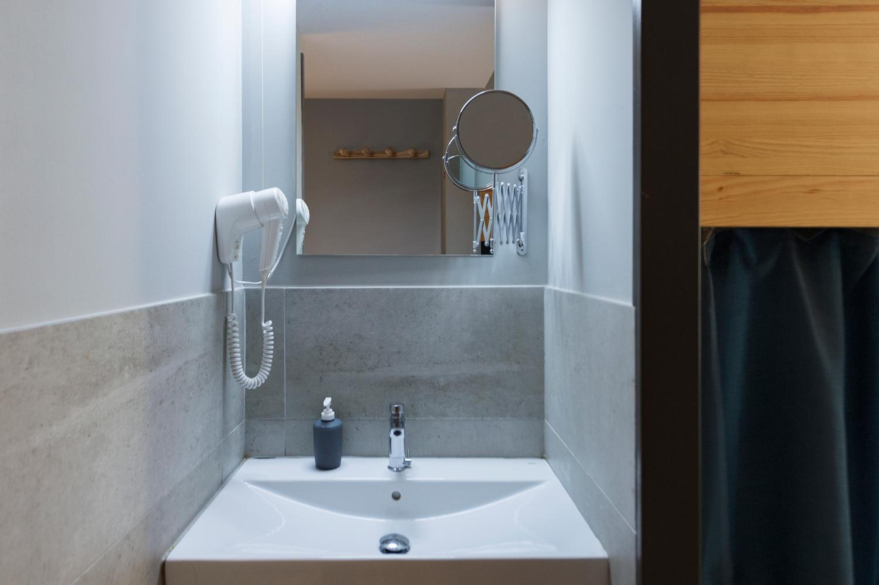 Quadruple Bedbunks Room with Bathroom photo 2