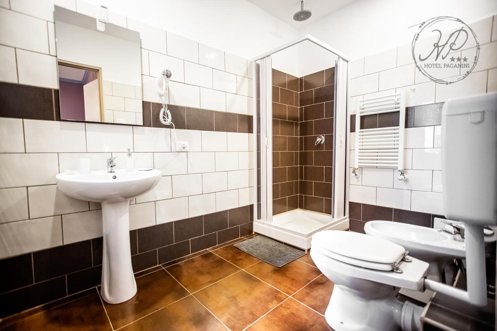 Triple Room with Private Bathroom photo 3