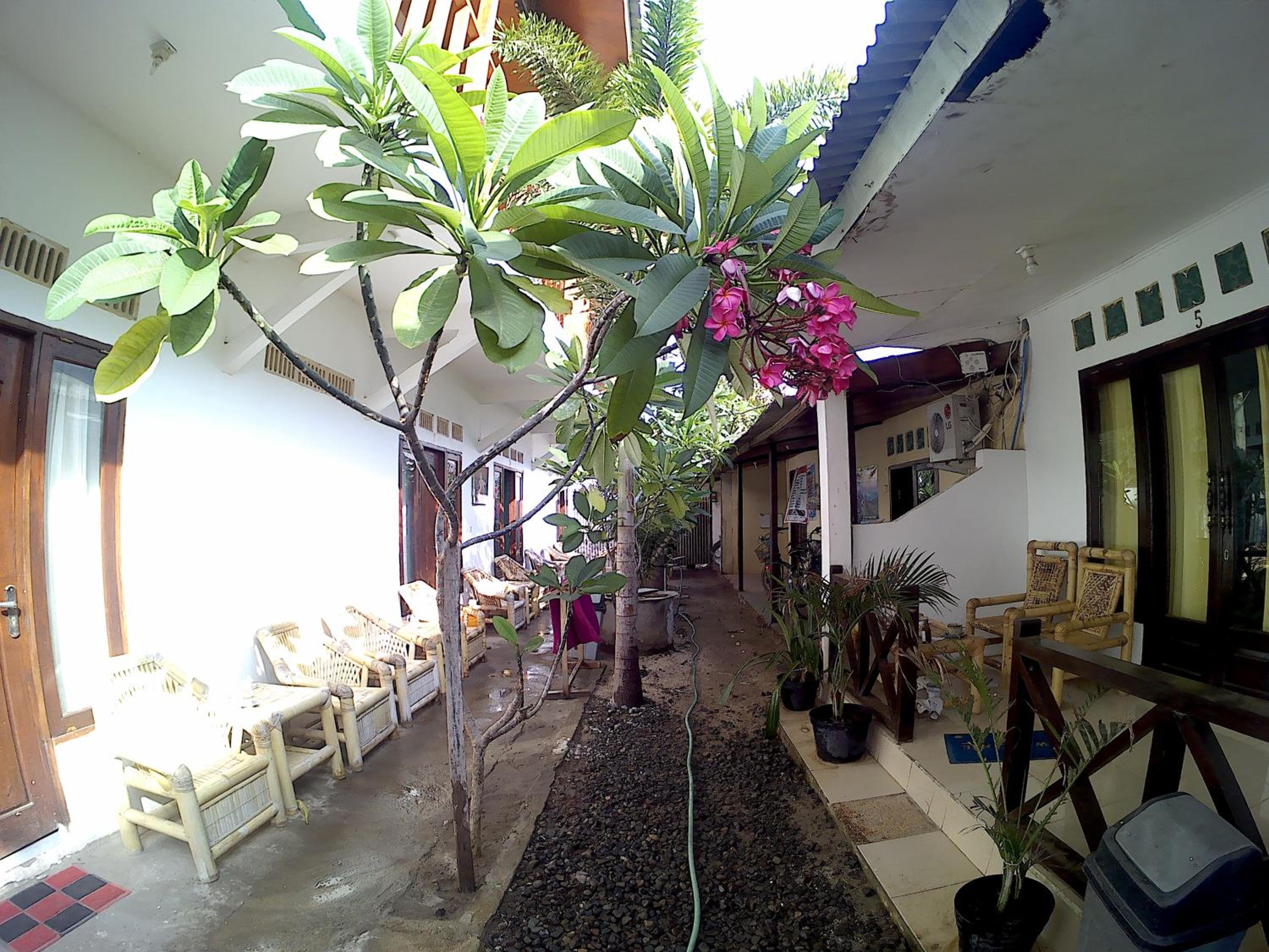 Standard Double Room with Fan - Photo 3