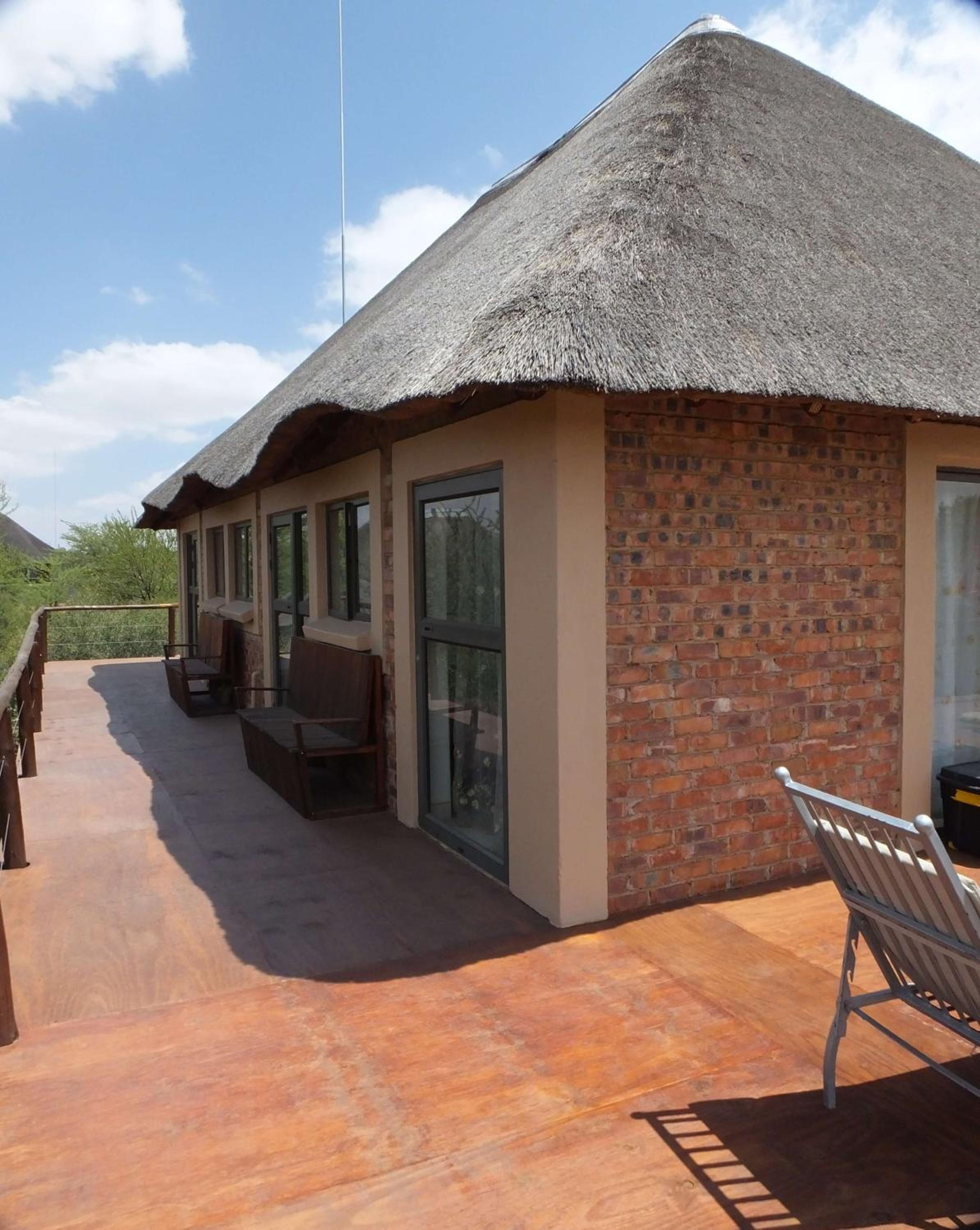 Deluxe Double Room with Balcony - Photo 13