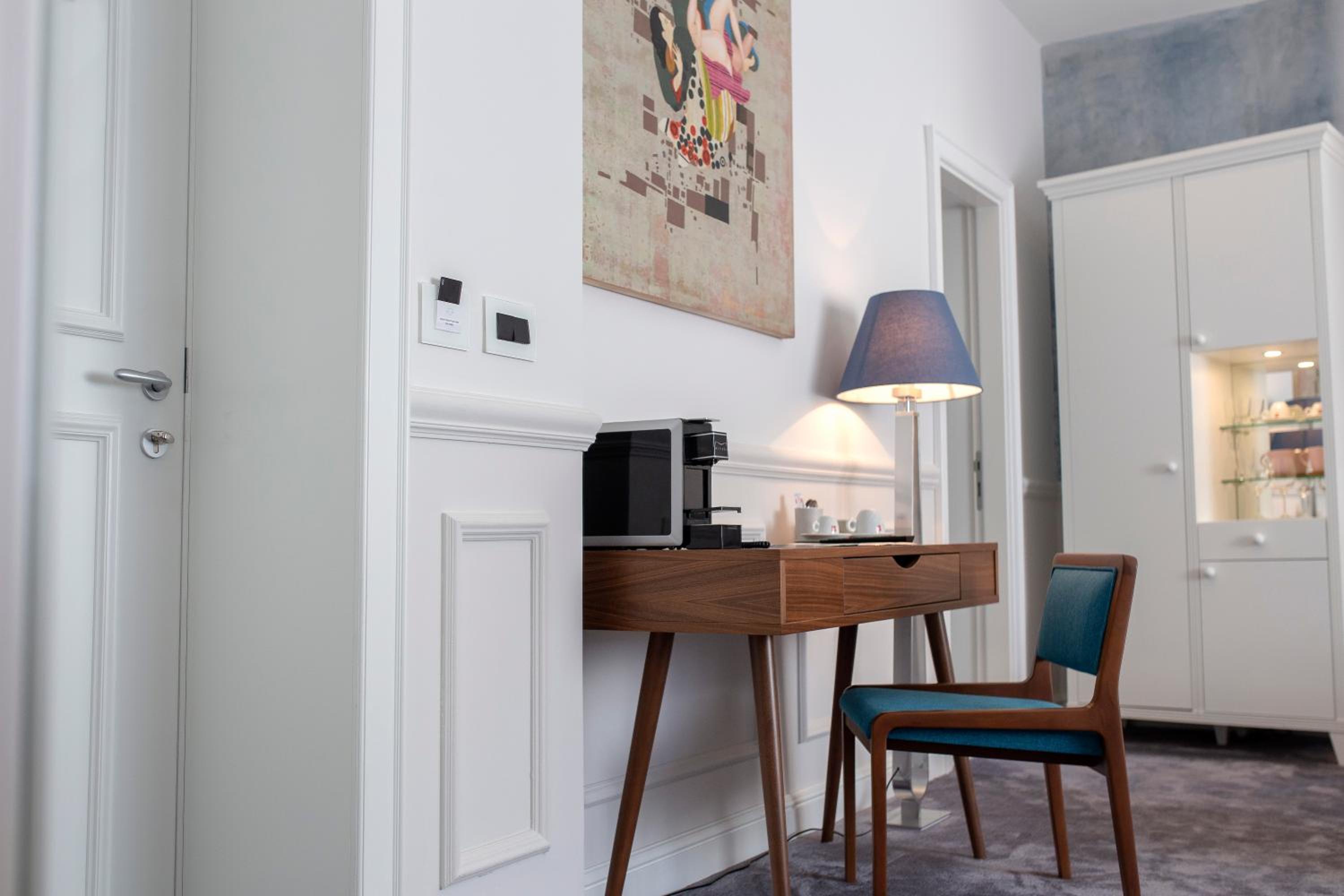 Superior Double Room with Free Parking - Photo 6