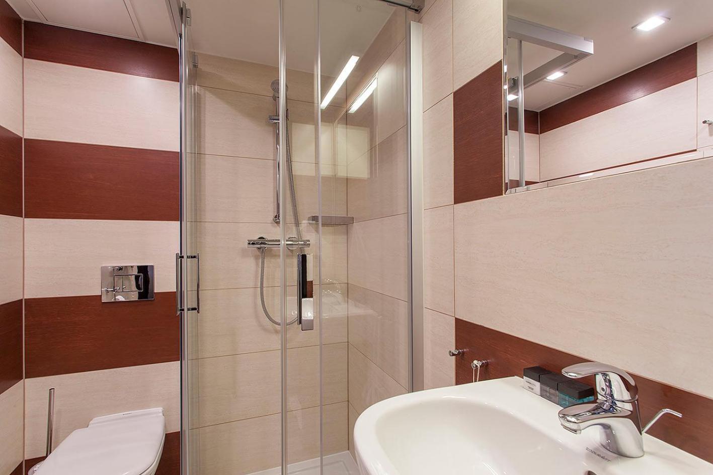 Classic Twin Room - Photo 4