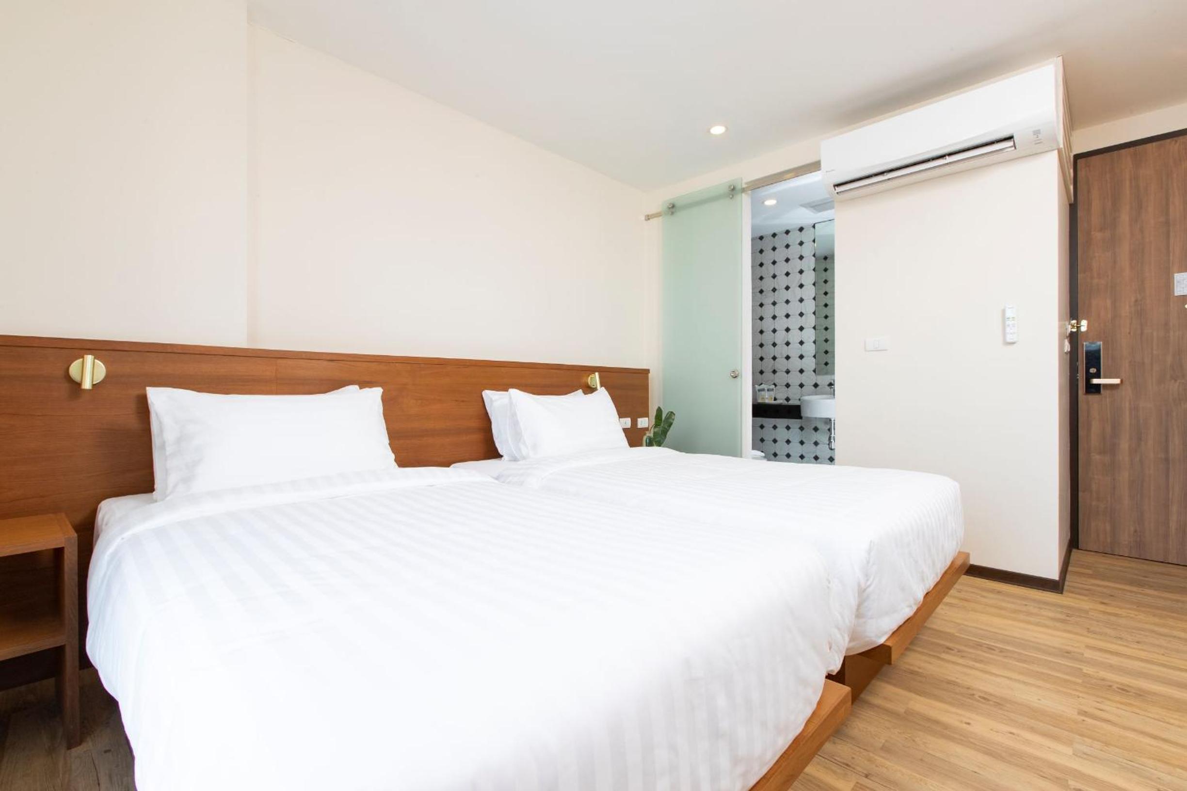 Deluxe Double or Twin Room photo 1
