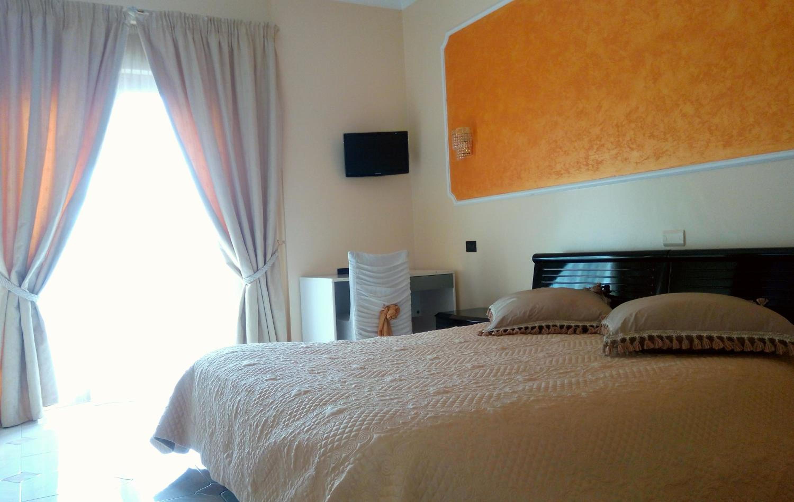 Double Room with Mountain View - Photo 2