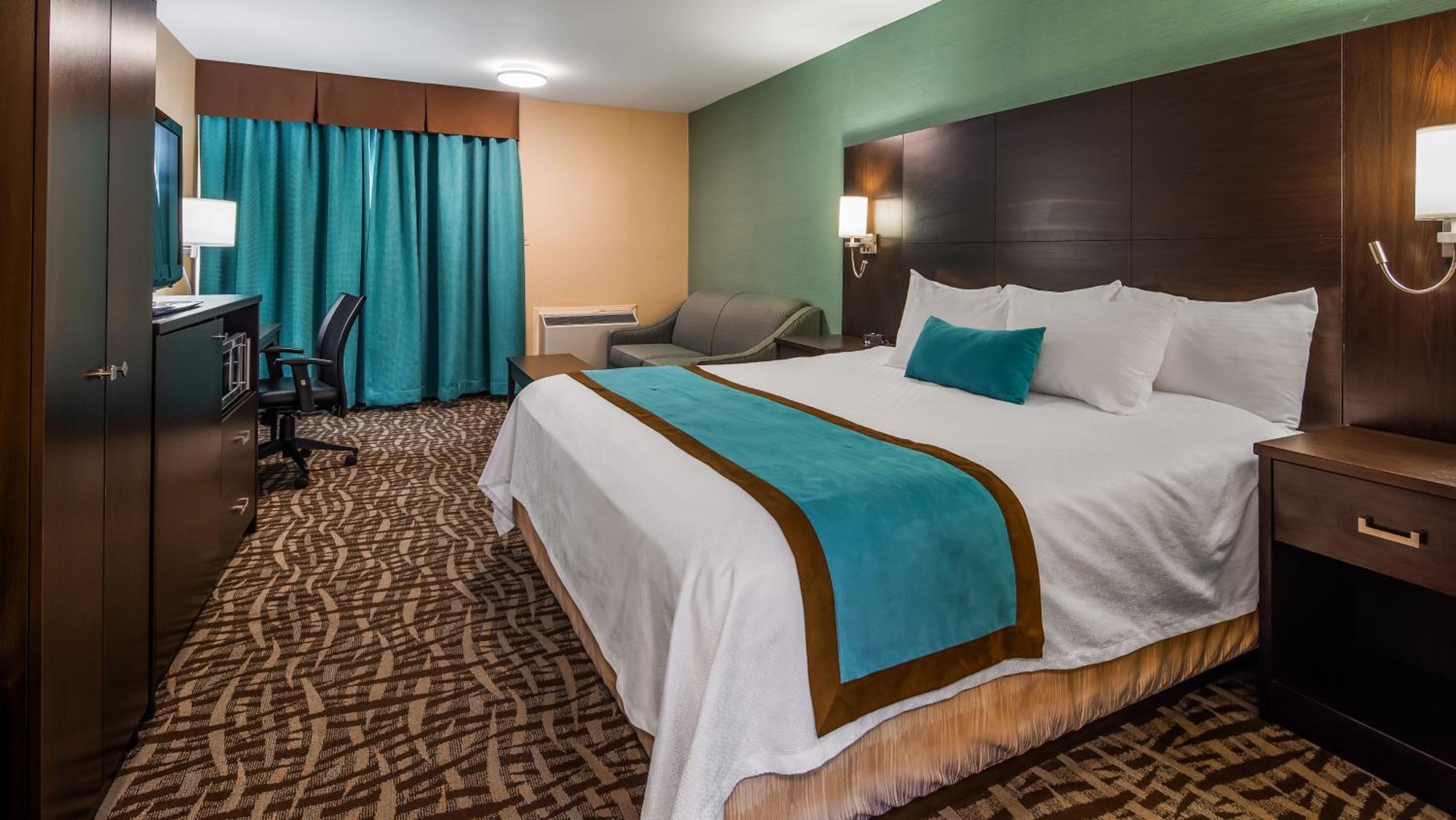 King Room with Sofa Bed - Non Smoking