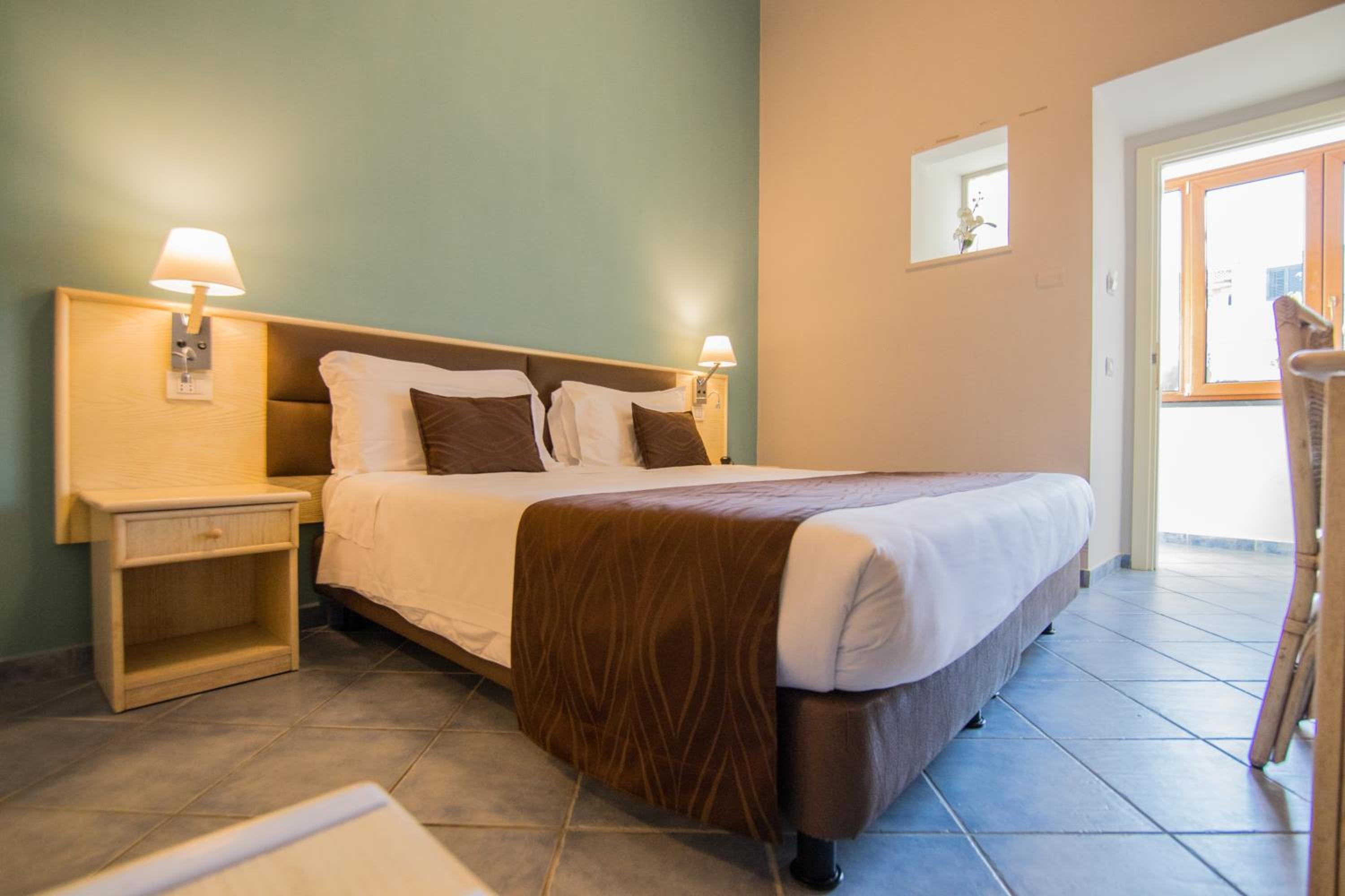Double Room without Window - Photo 2