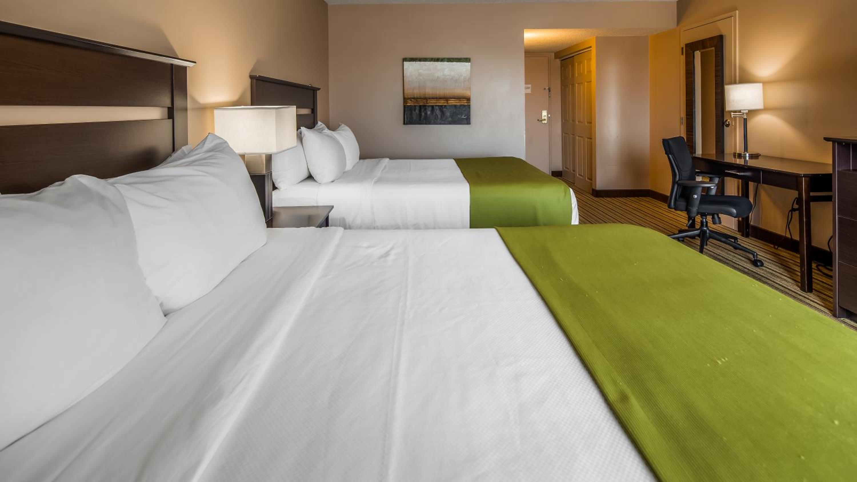 Standard Queen Room with Two Queen Beds - Non-Smoking