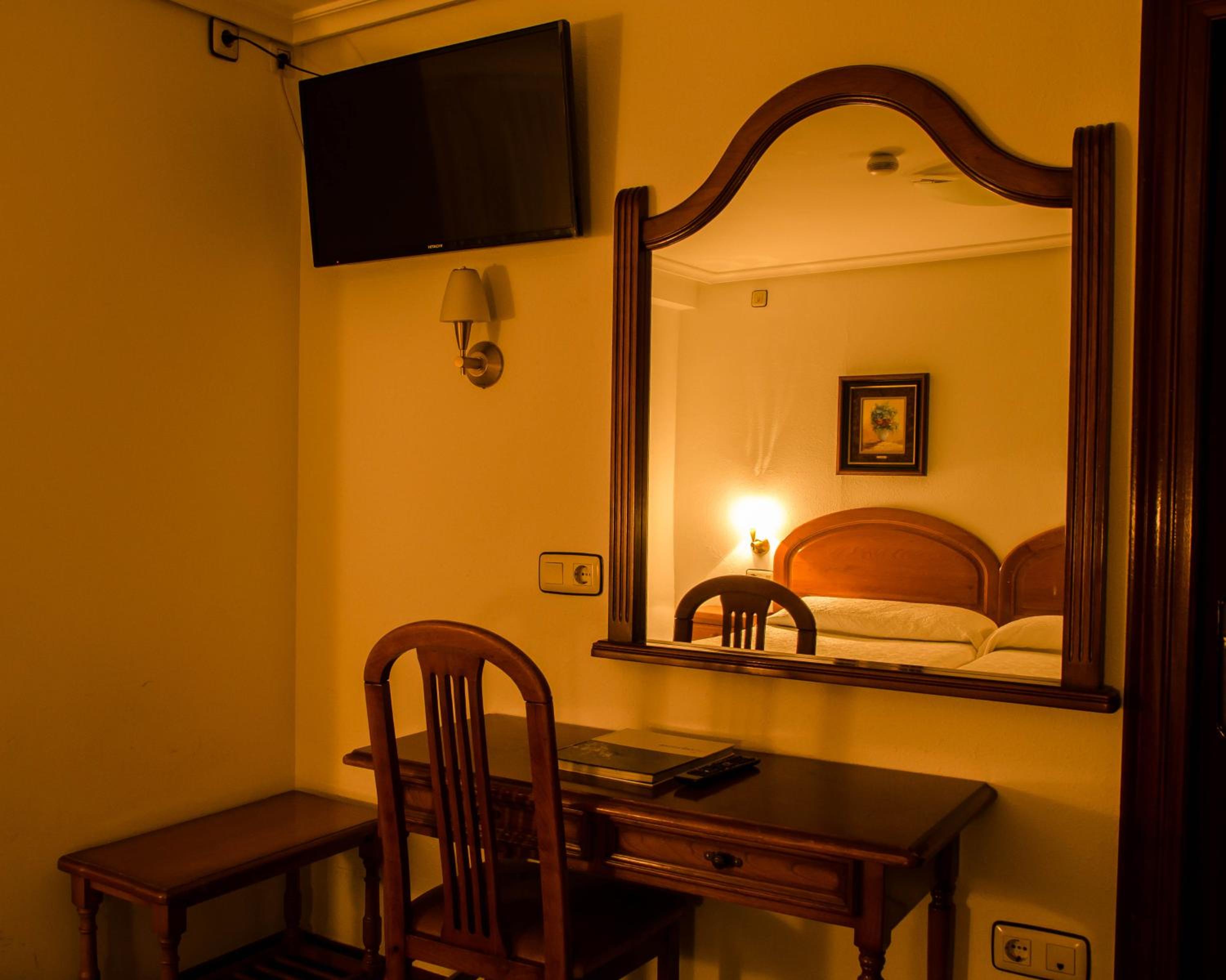 Double Room - Photo 5