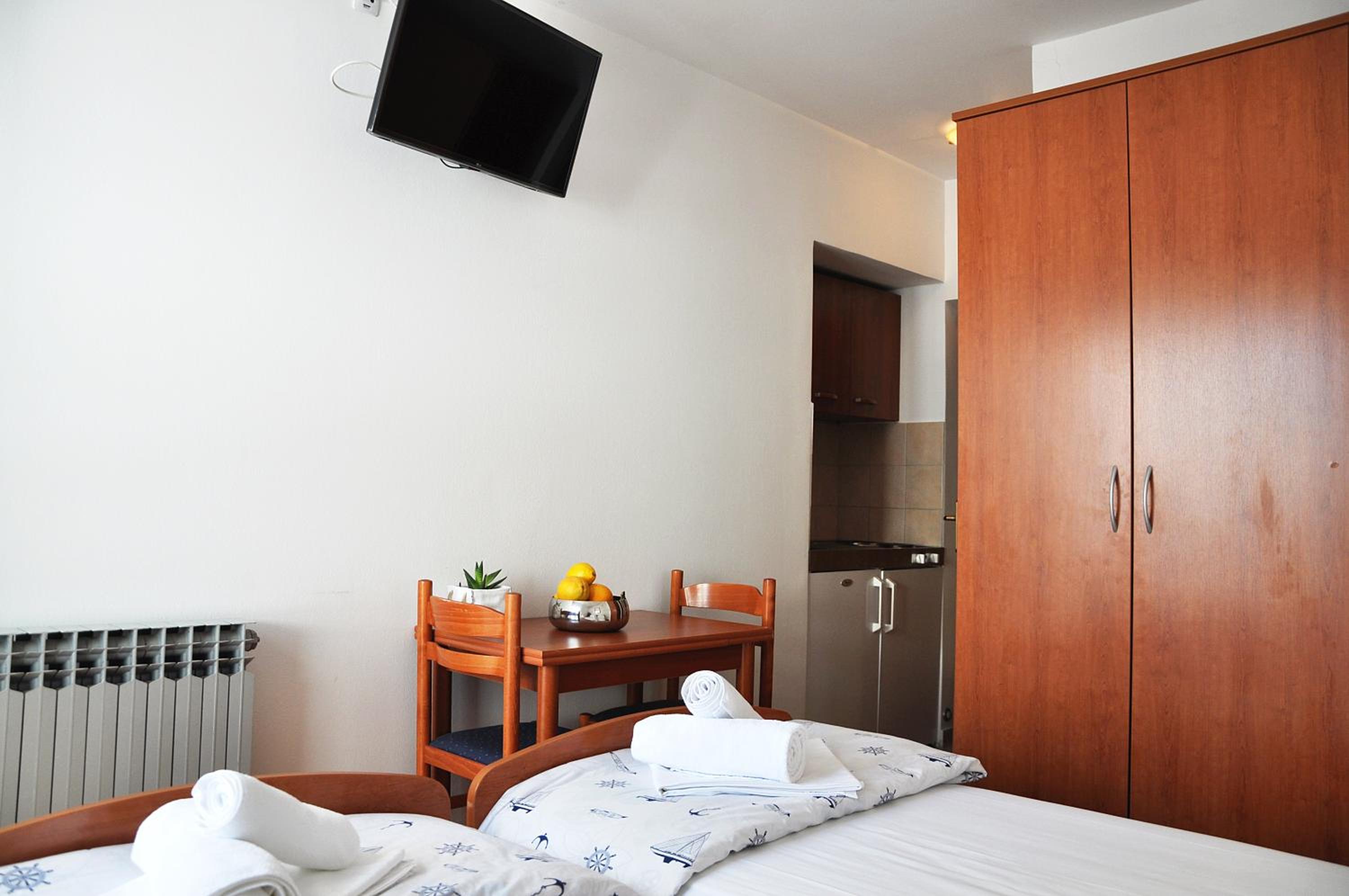 Studio Apartment photo 2