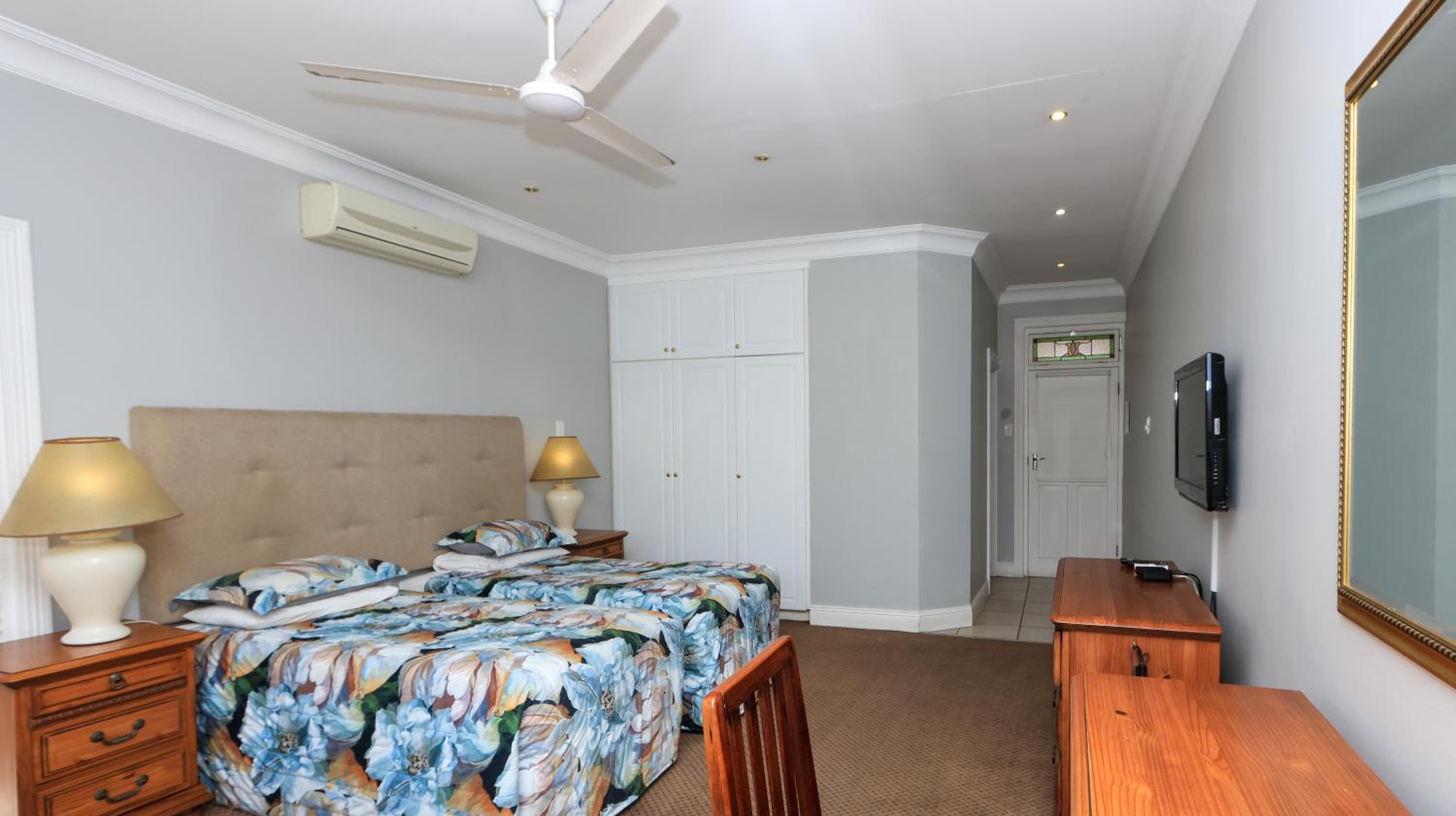 Classic Twin Room