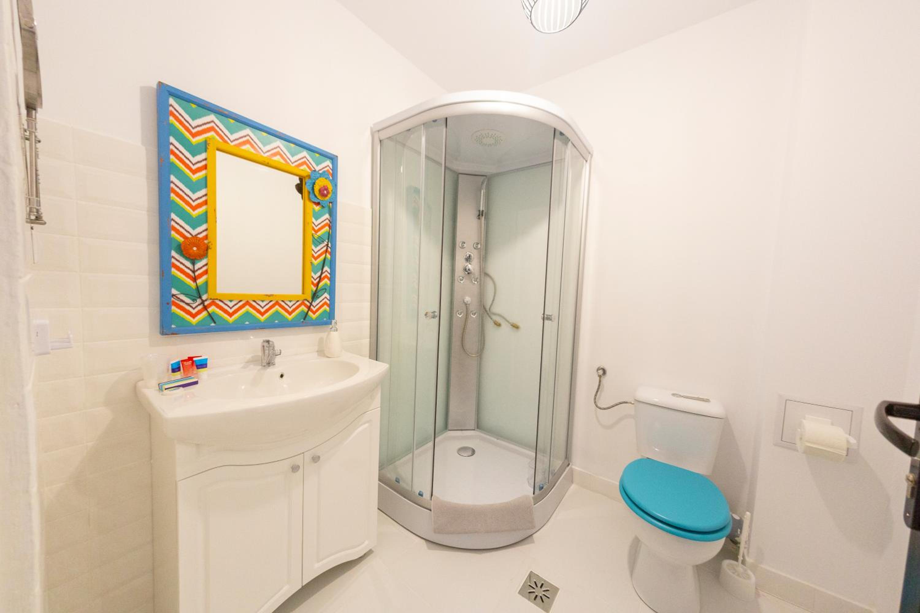 Double Room with Mountain View - Photo 8