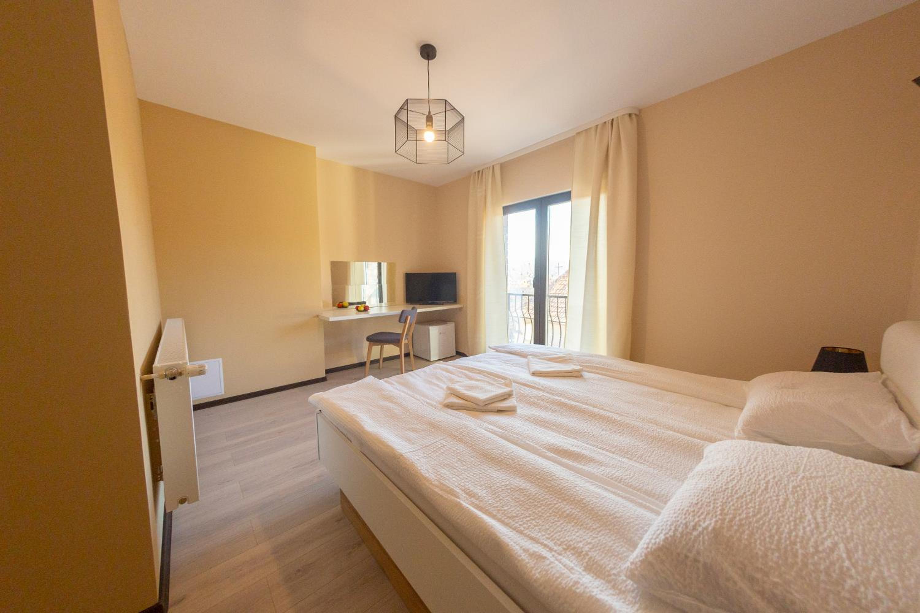 Double Room with Mountain View - Photo 14