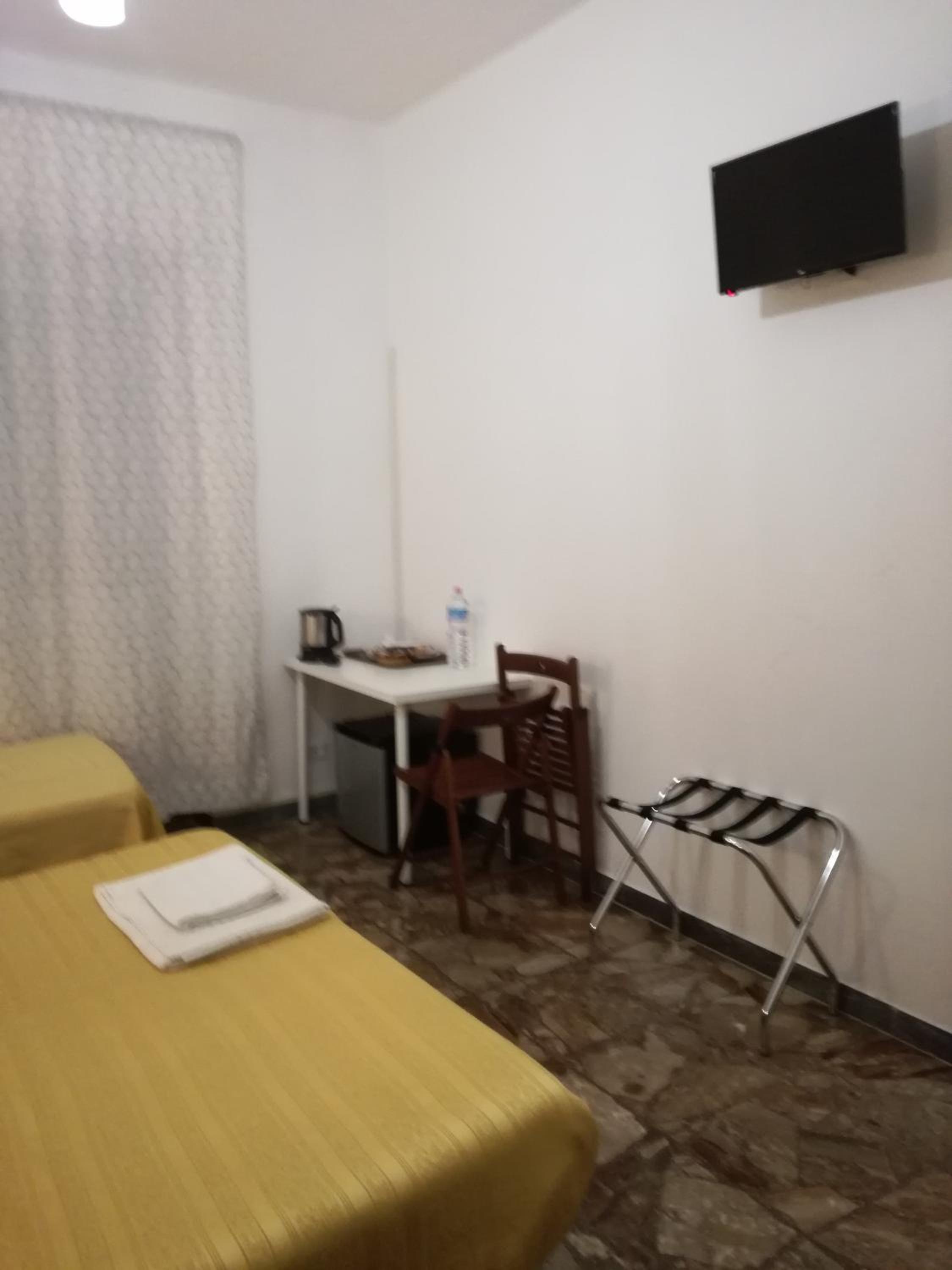 Basic Double Room with Shared Bathroom