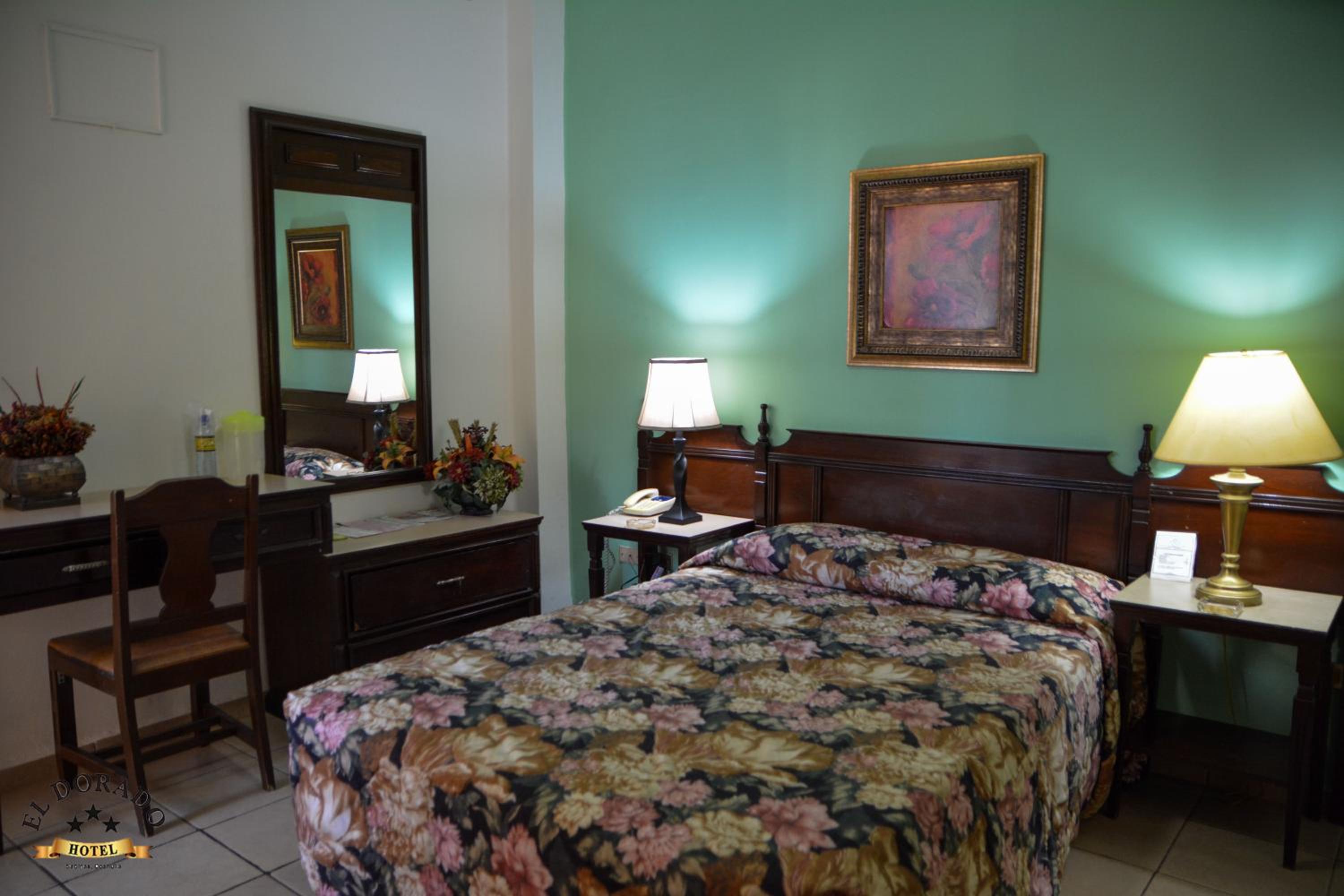Standard Queen Room - Photo 1