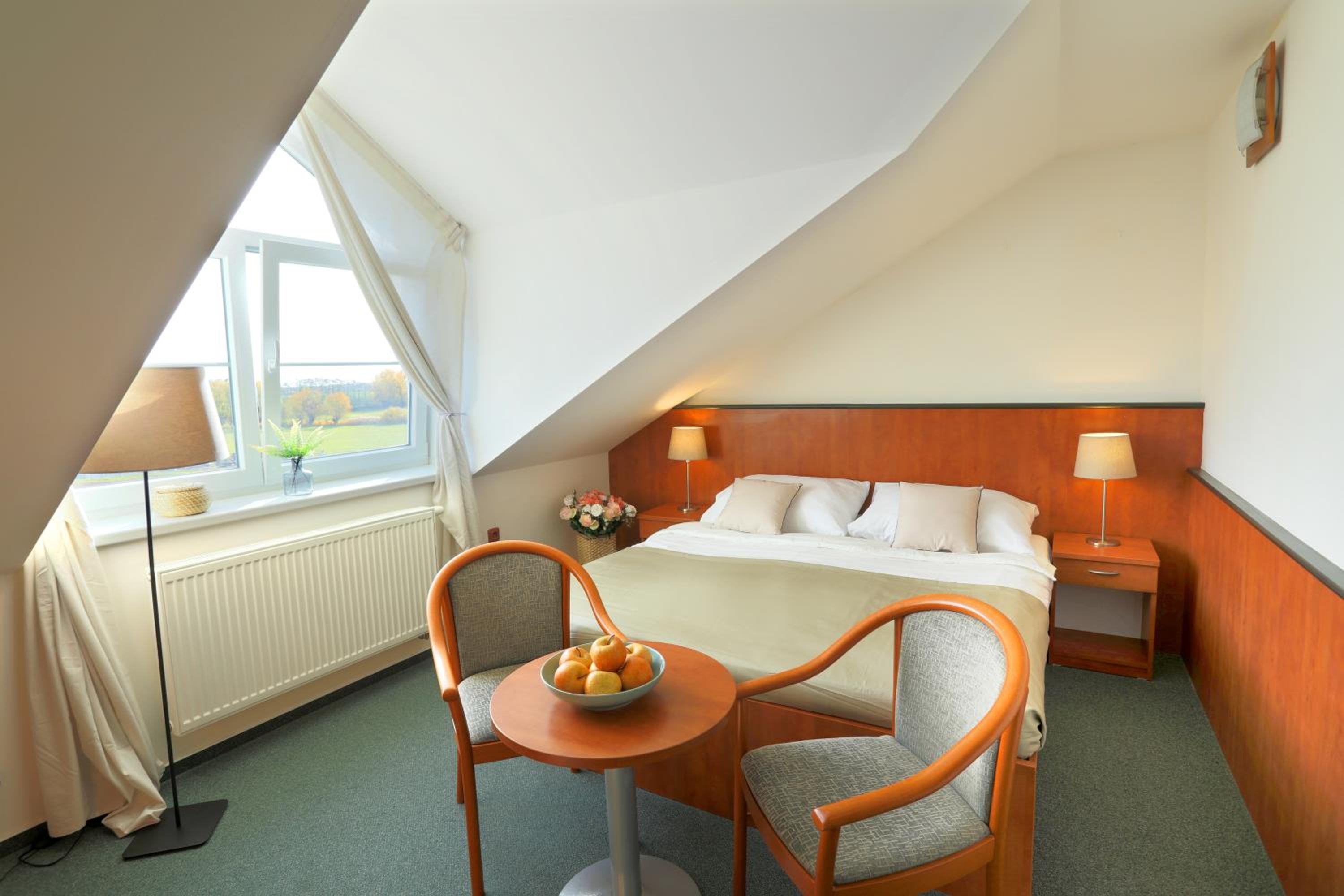 Double or Twin Room - Photo 4