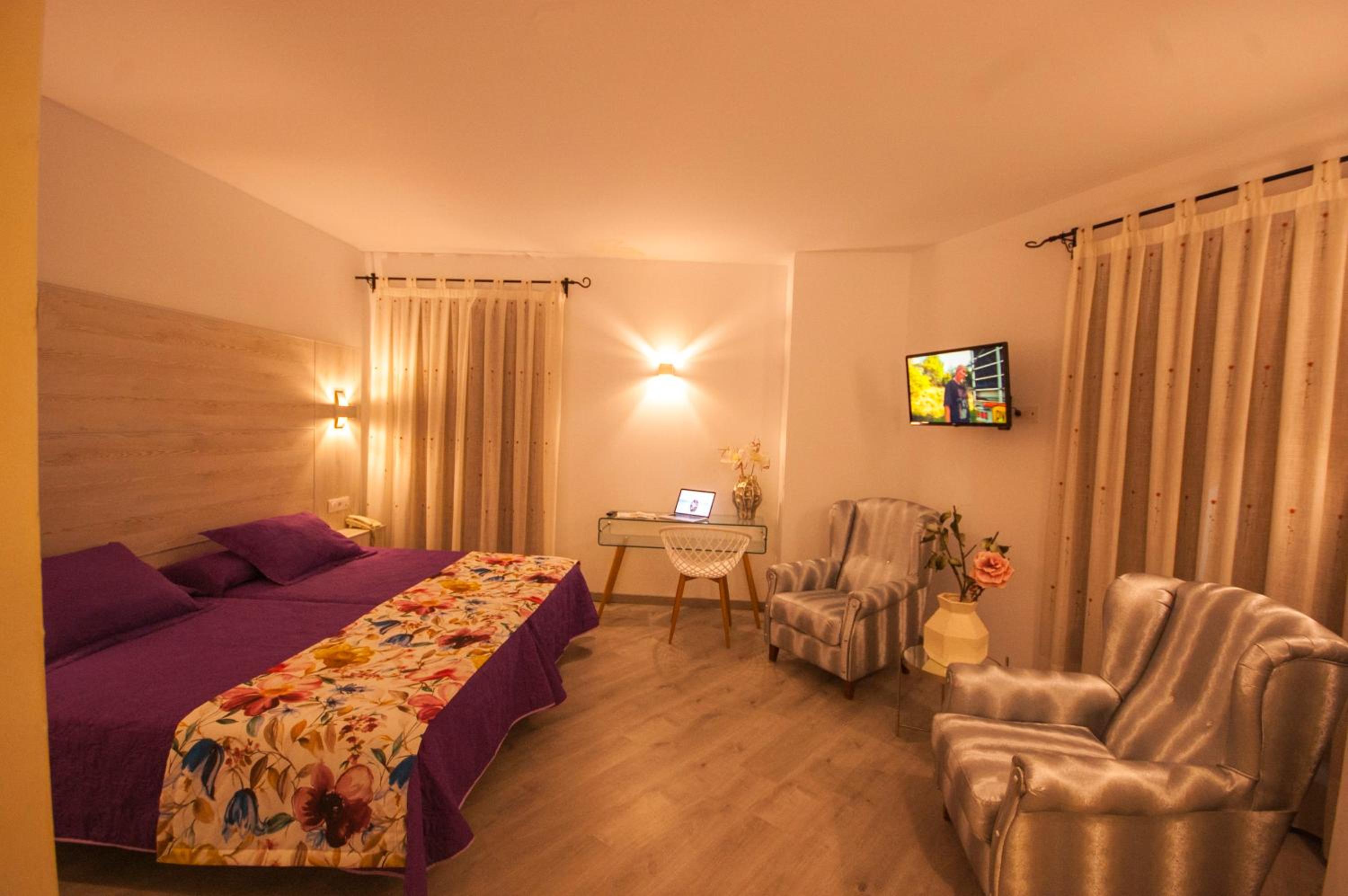 Superior Double Room - Photo 3