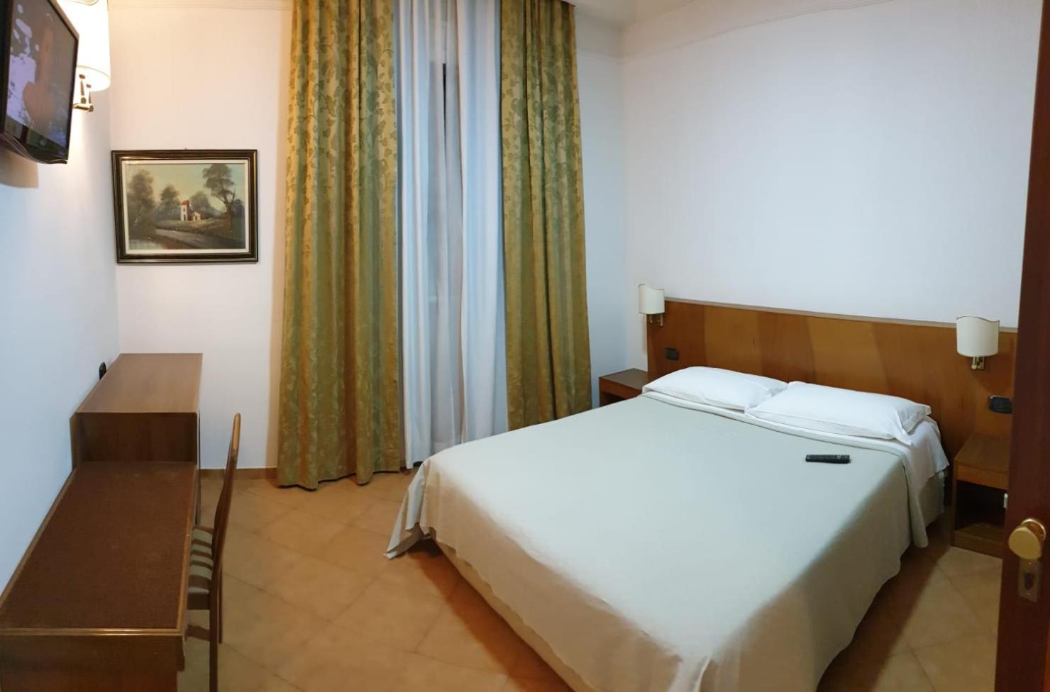 Economy Double Room photo 1